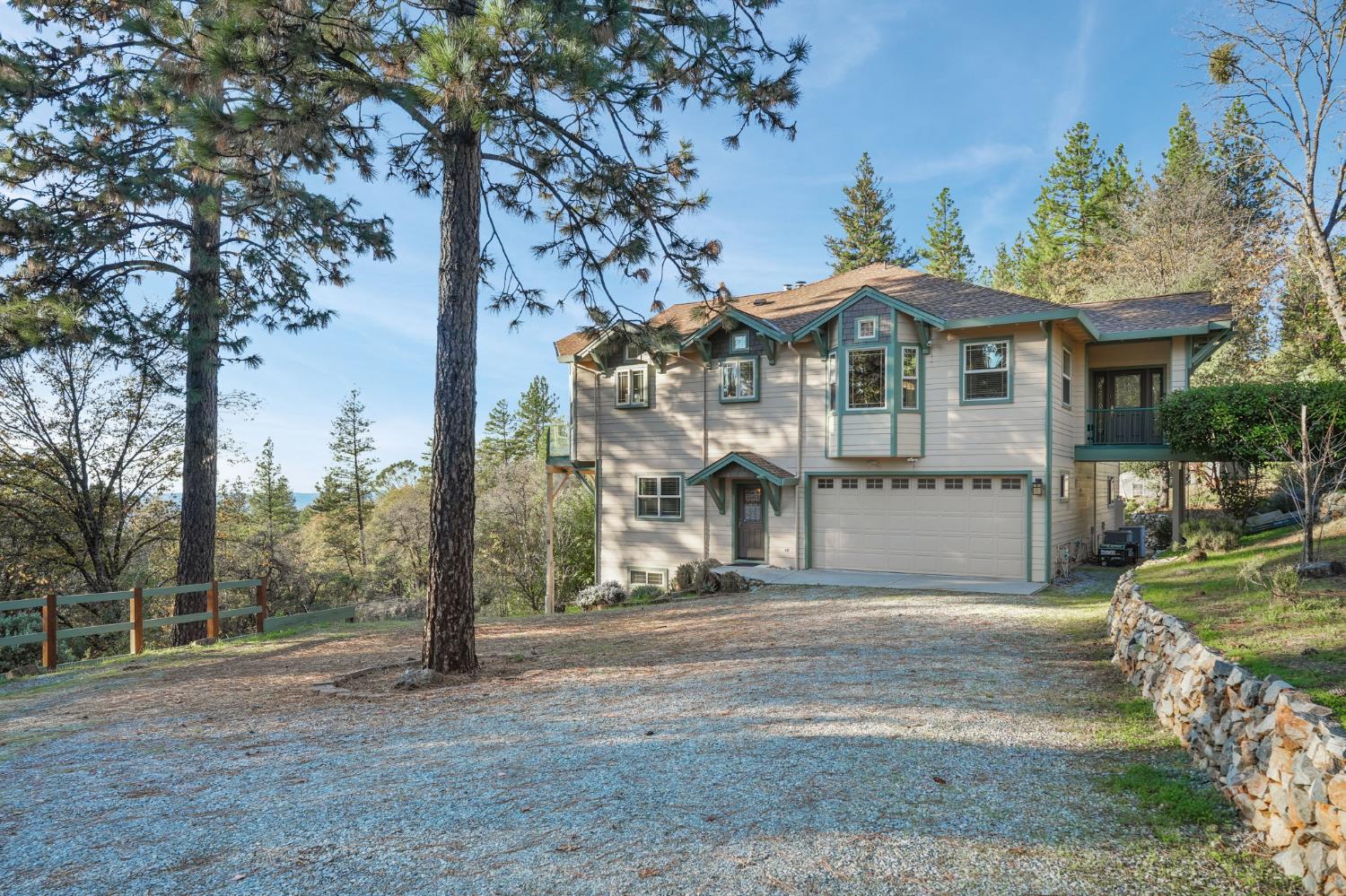 17833 Country Circle