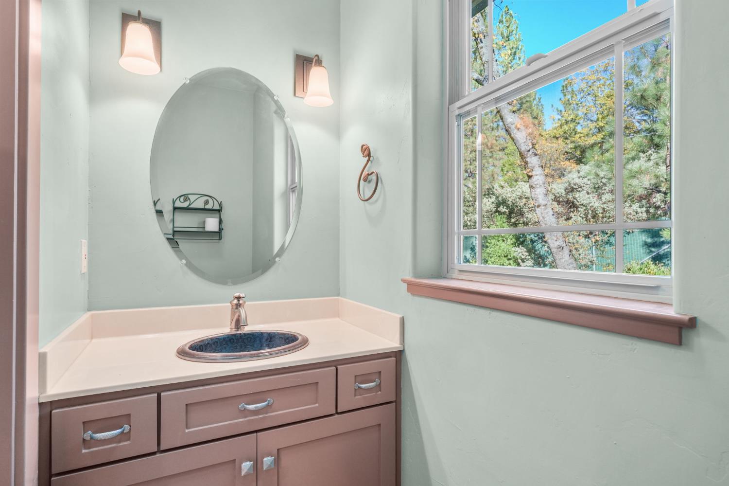 17833 Country Circle