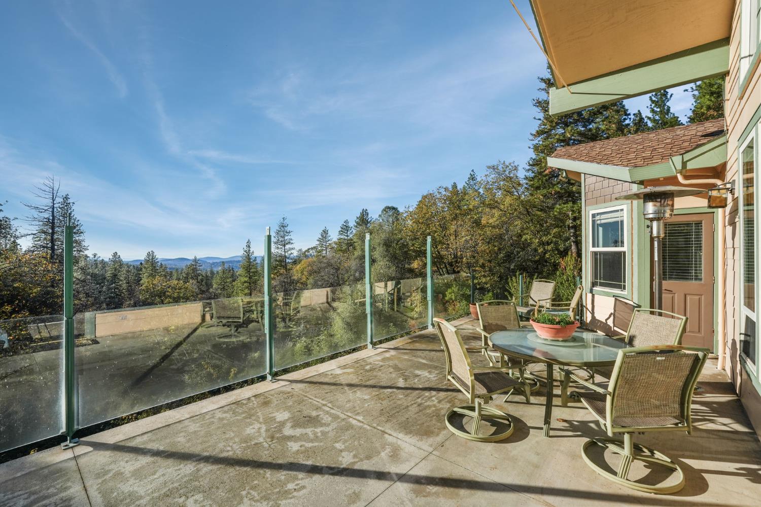 17833 Country Circle
