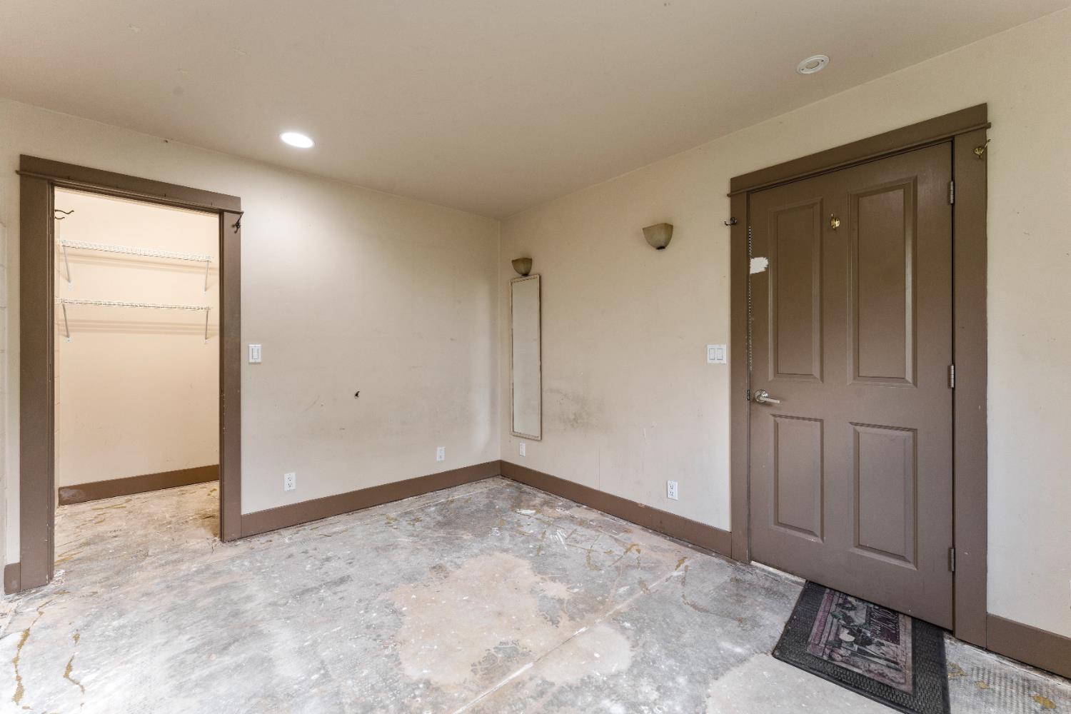 17833 Country Circle