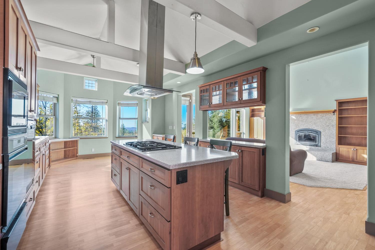 17833 Country Circle