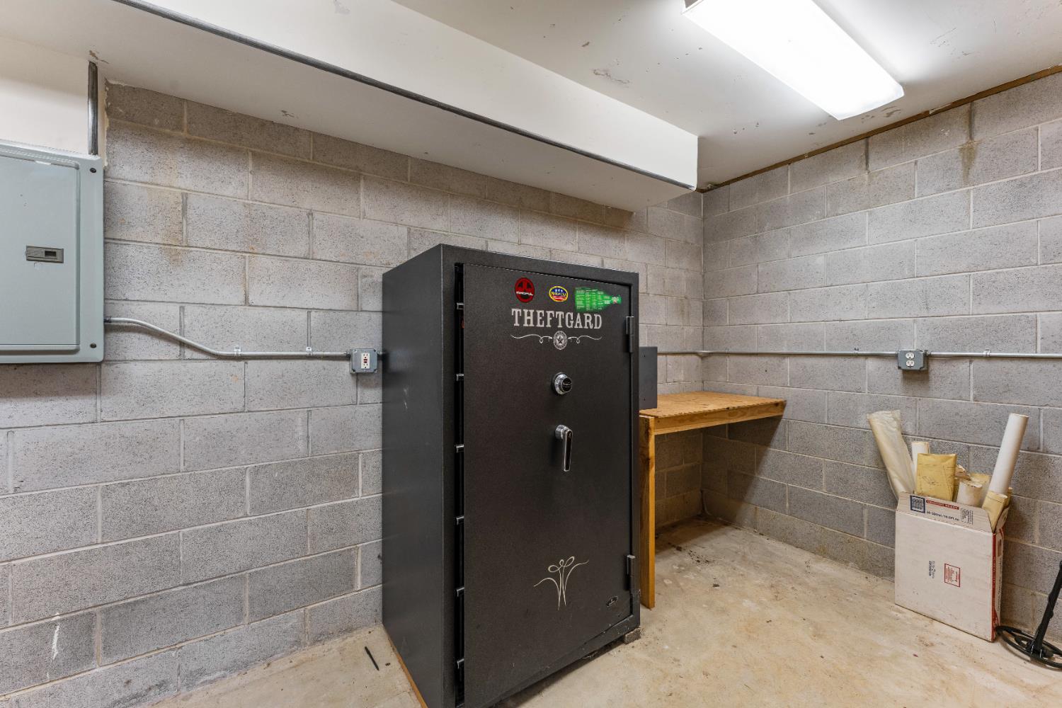 17833 Country Circle