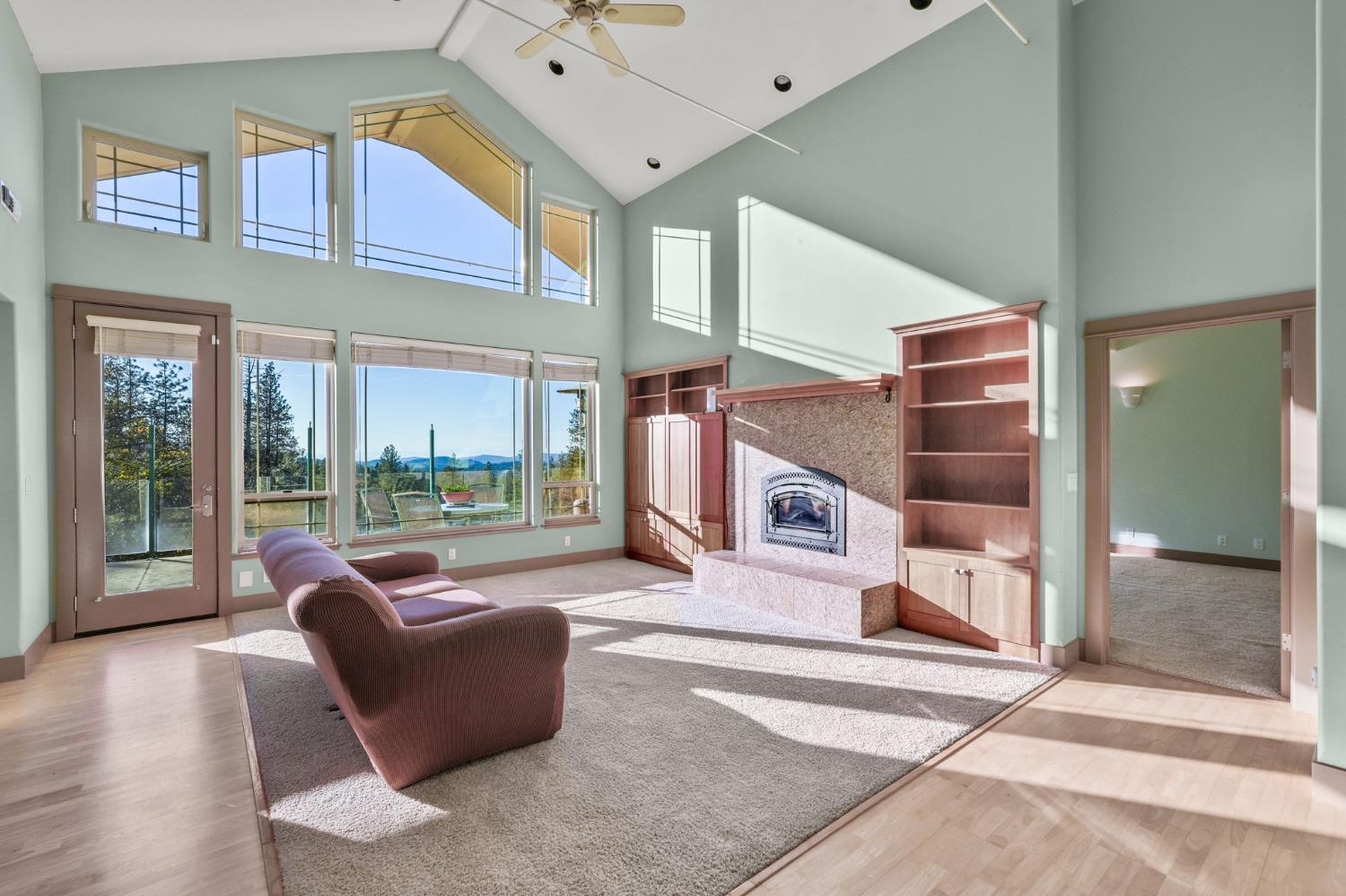 17833 Country Circle