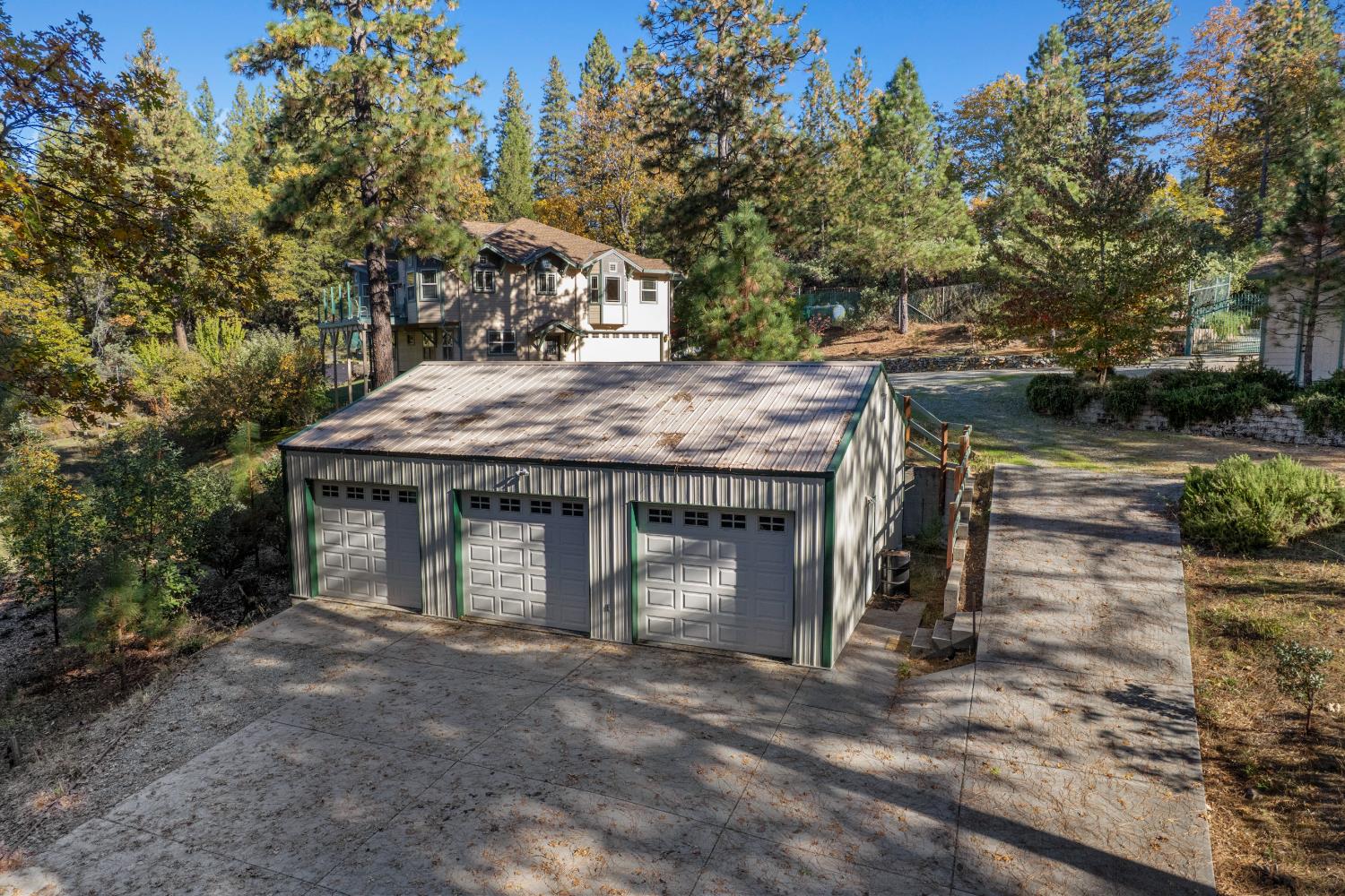 17833 Country Circle