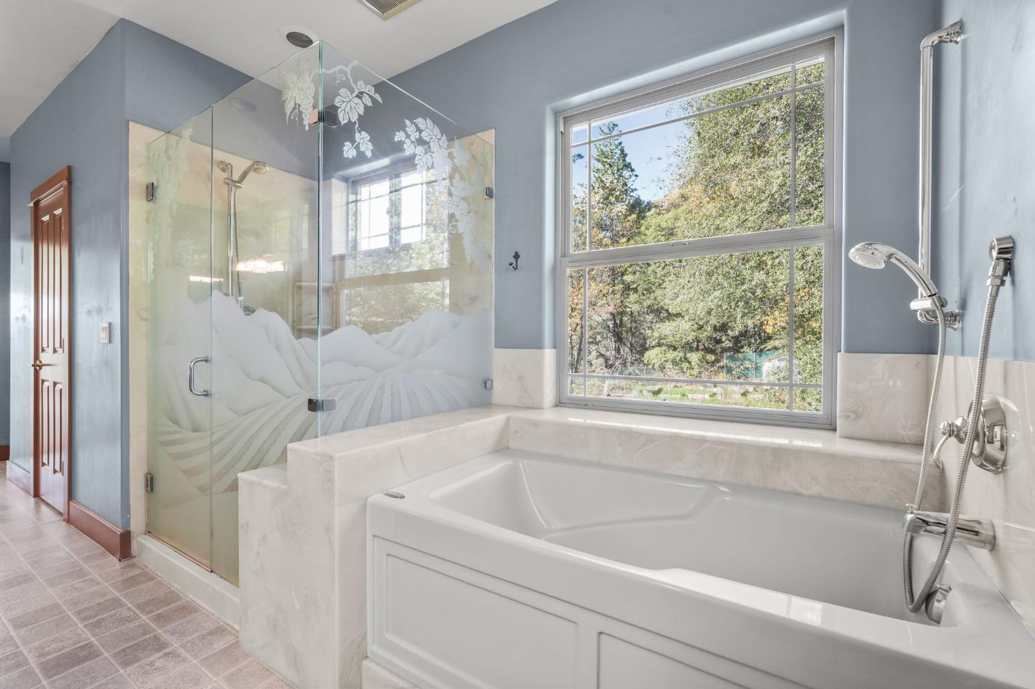 17833 Country Circle