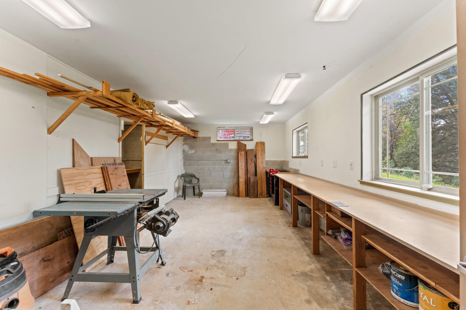 17833 Country Circle