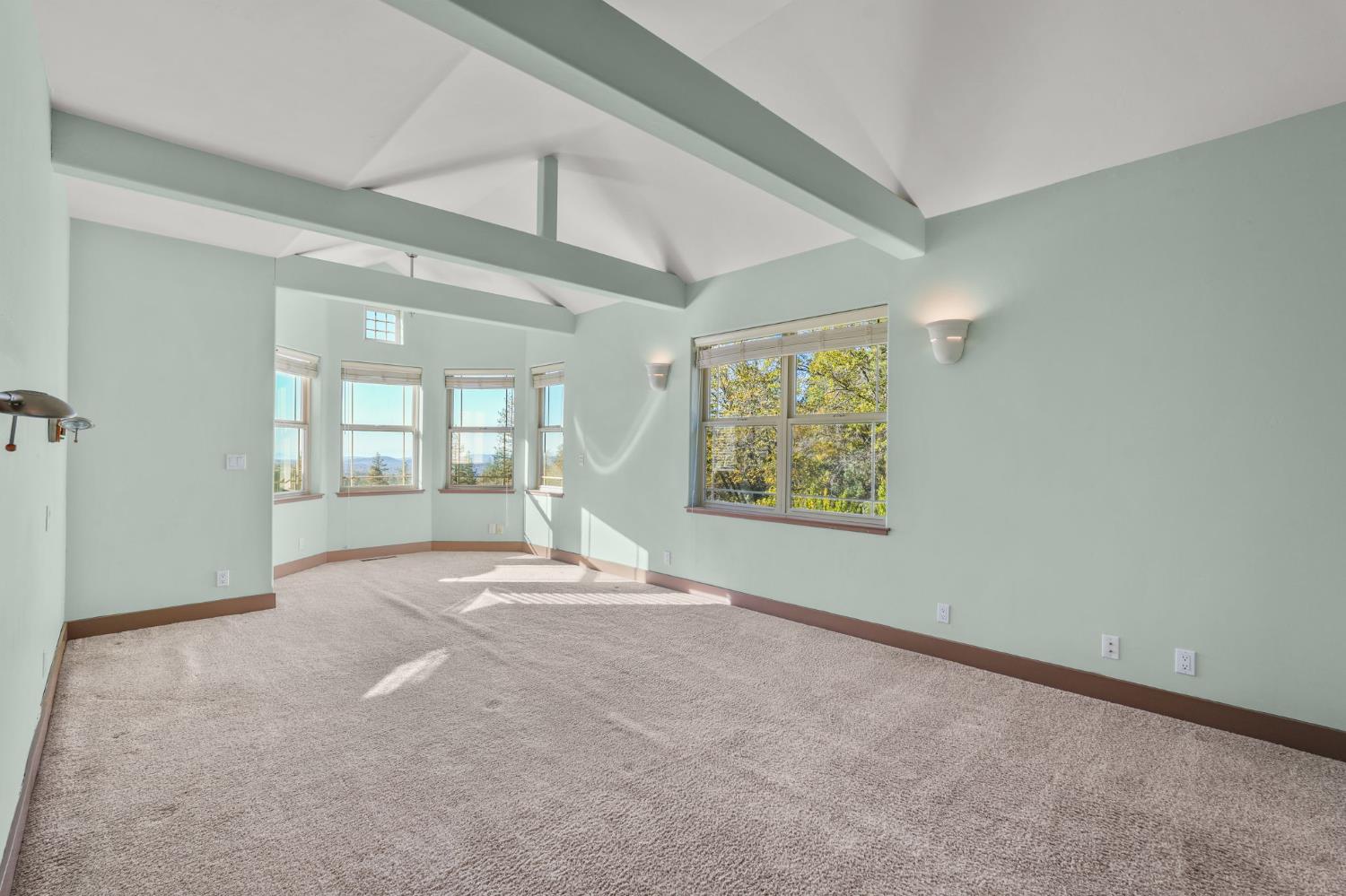 17833 Country Circle