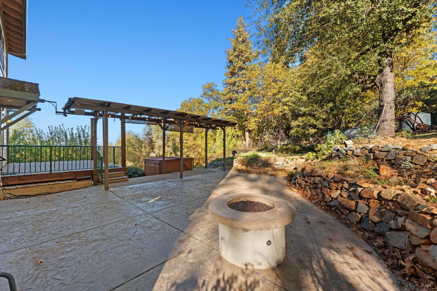 17833 Country Circle