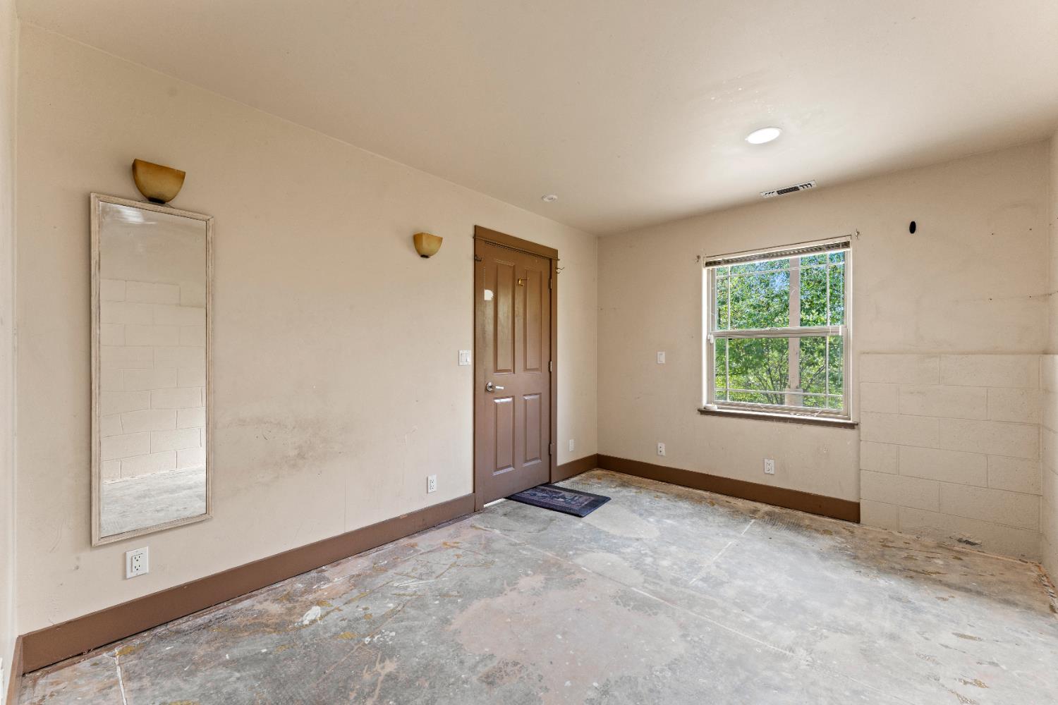 17833 Country Circle