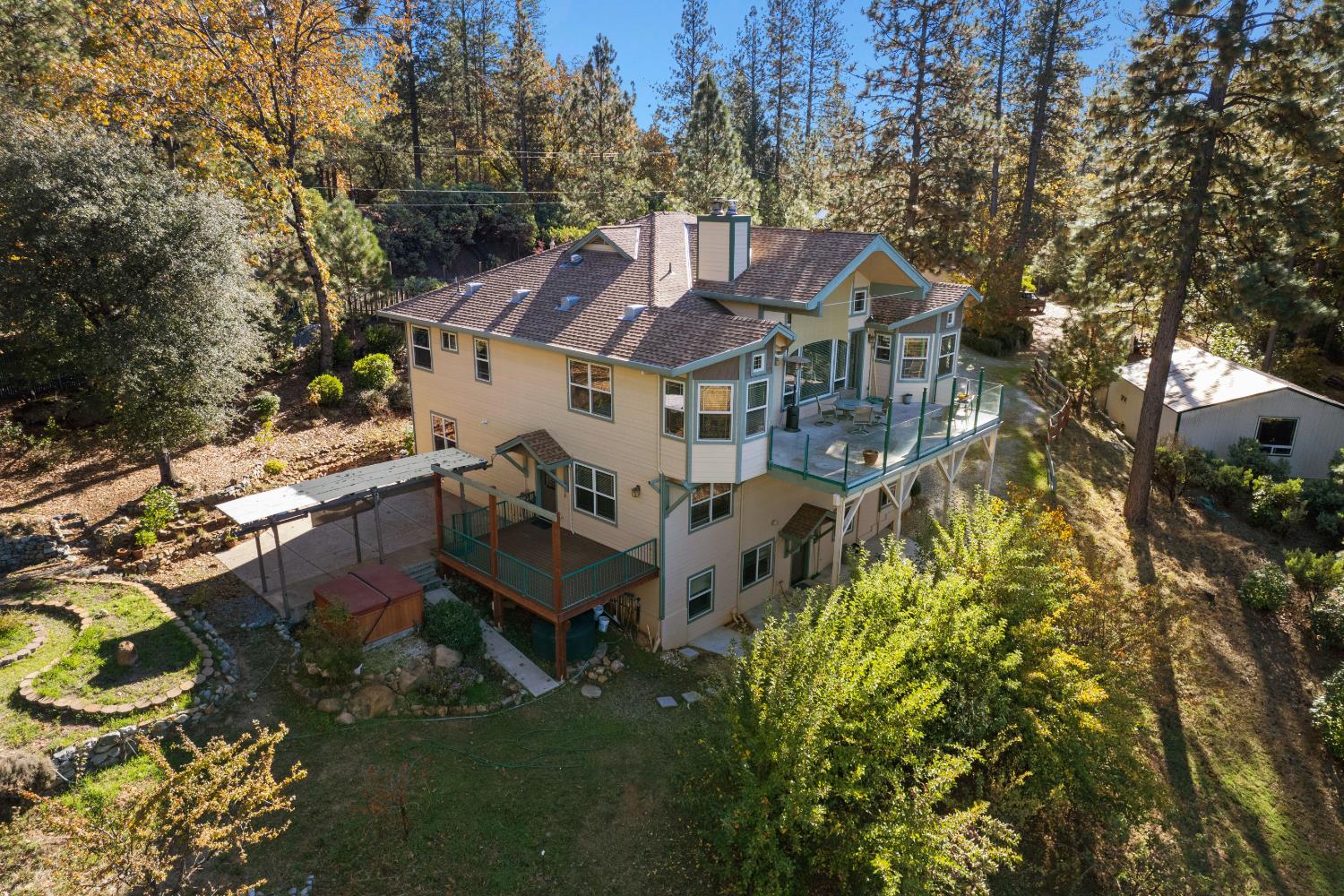 17833 Country Circle