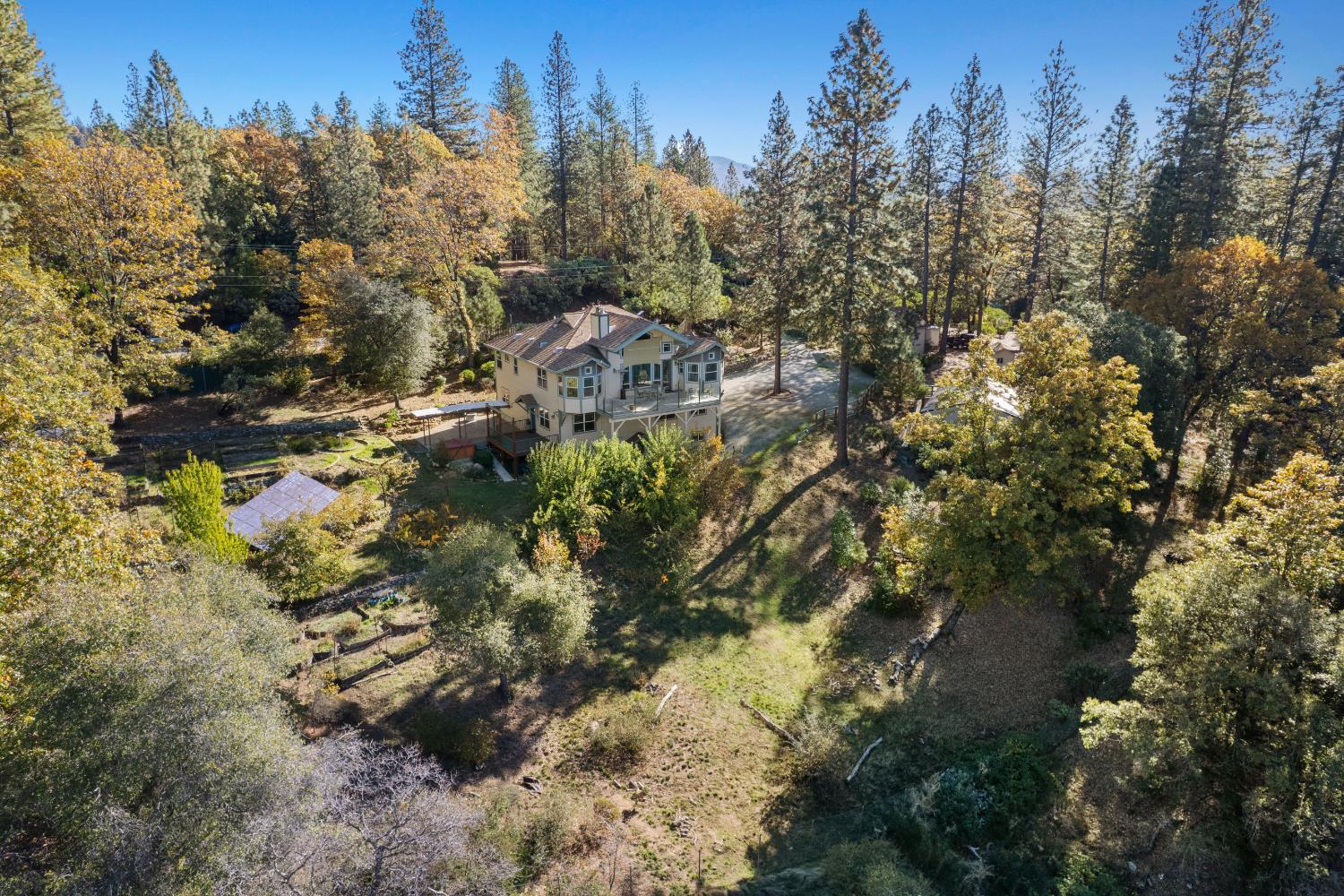 17833 Country Circle