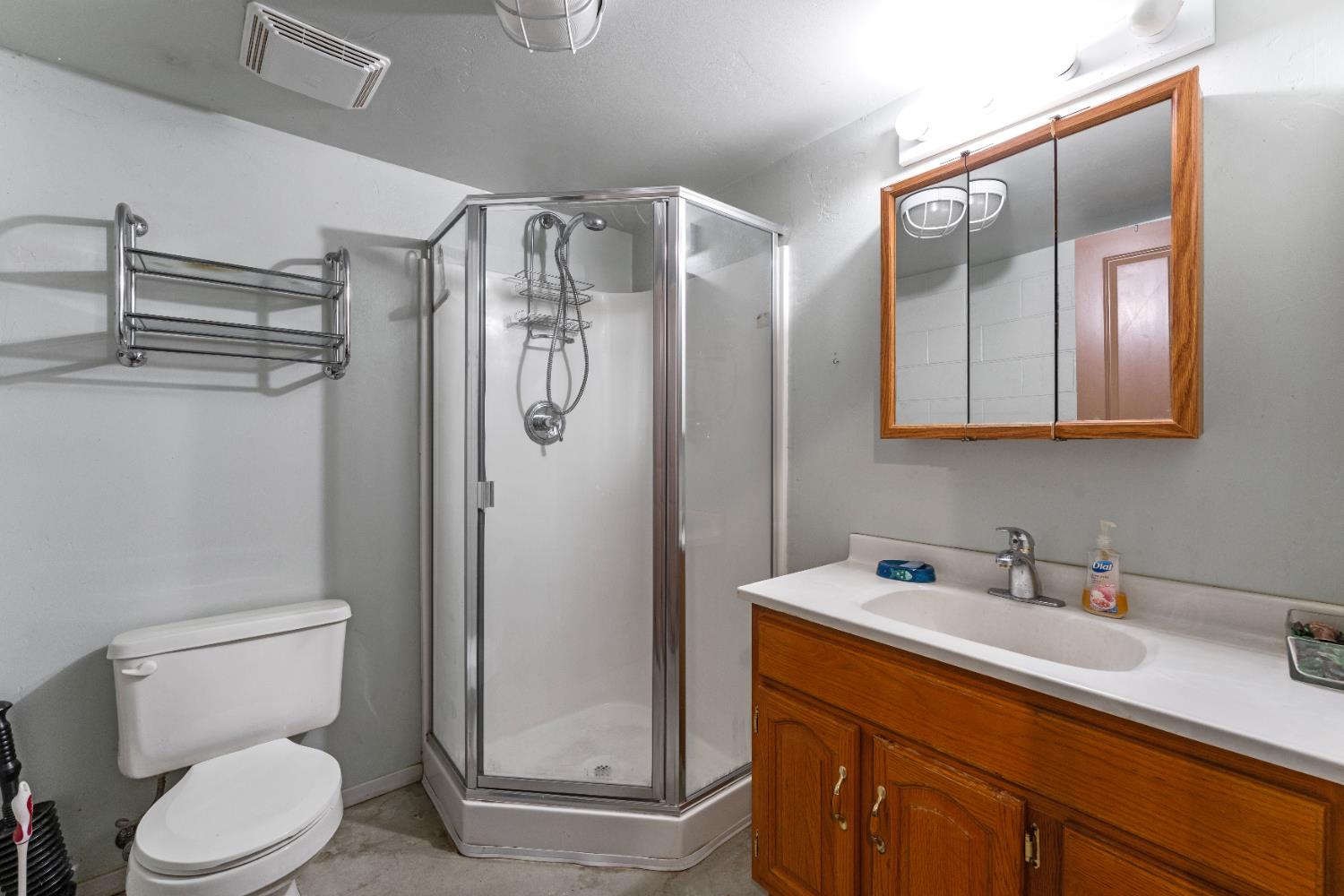 17833 Country Circle