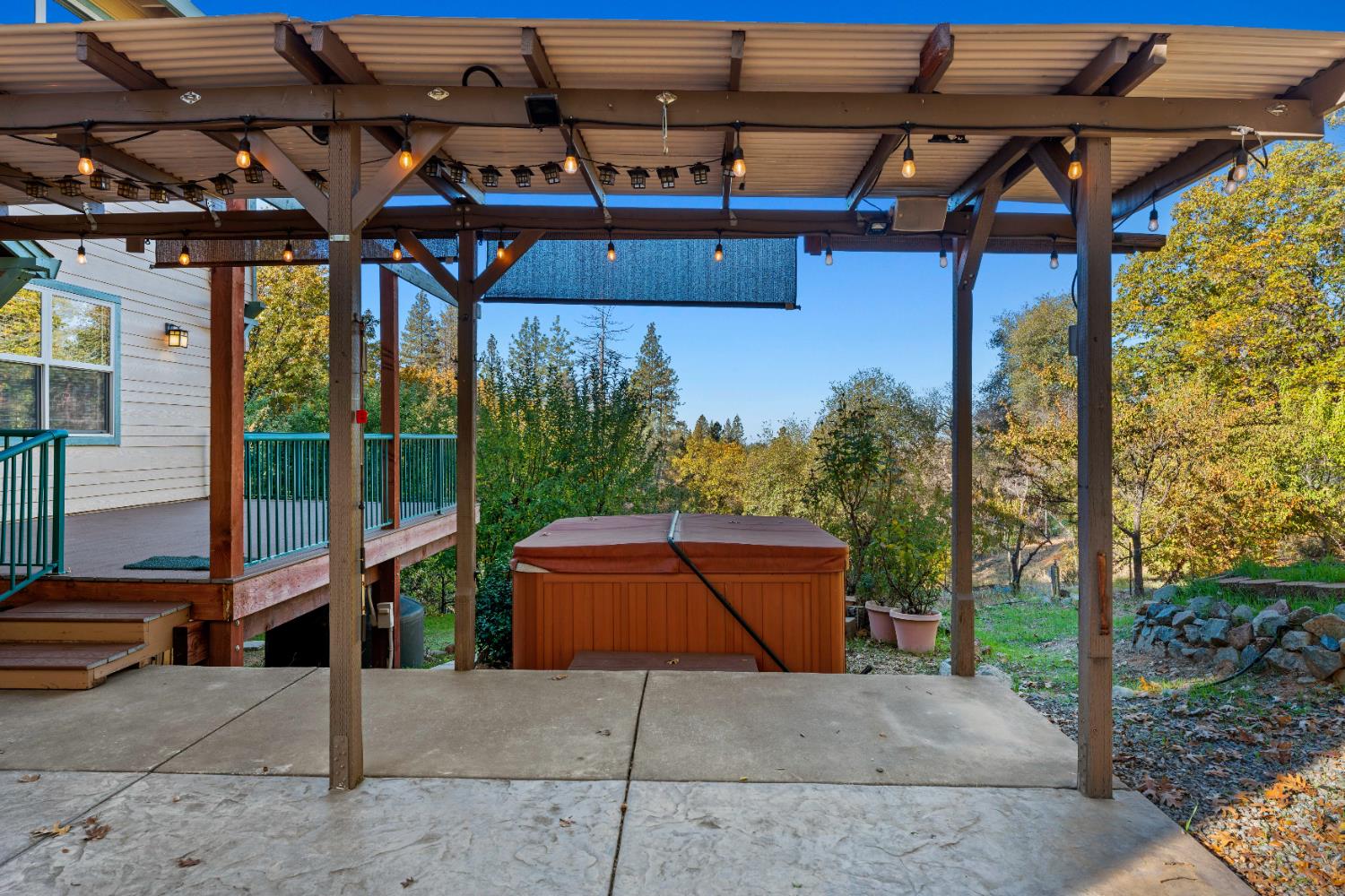 17833 Country Circle