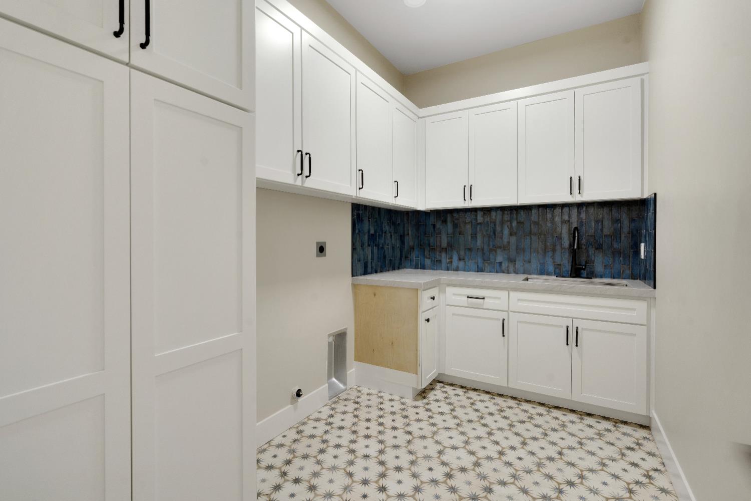 104 Southlite Circle