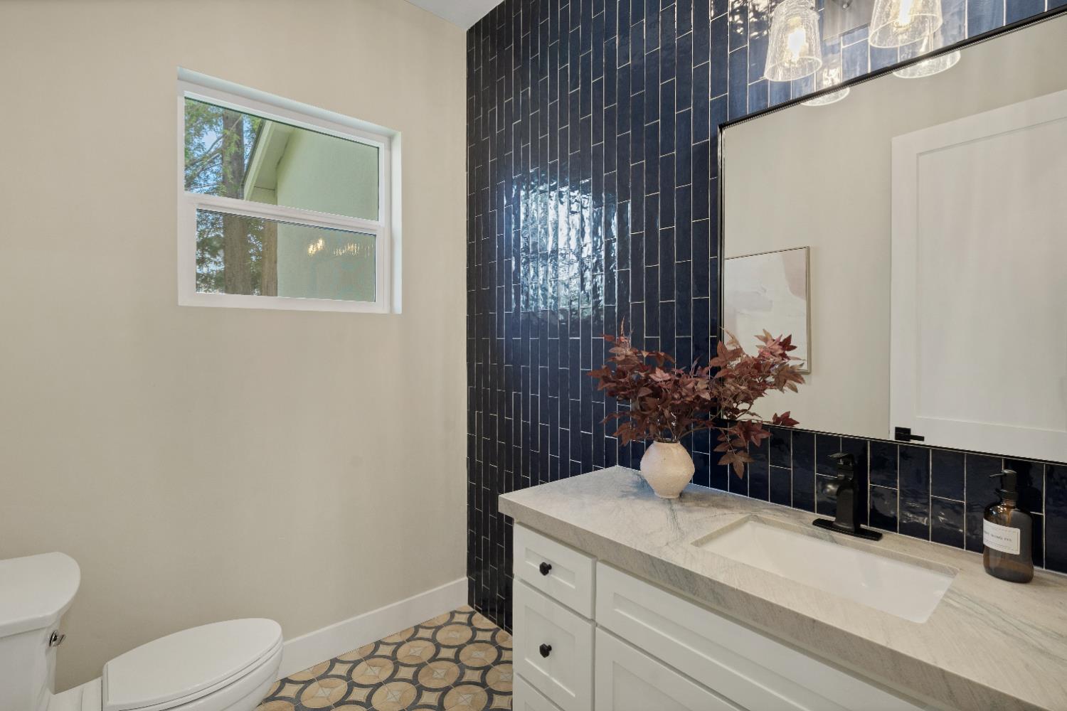 104 Southlite Circle