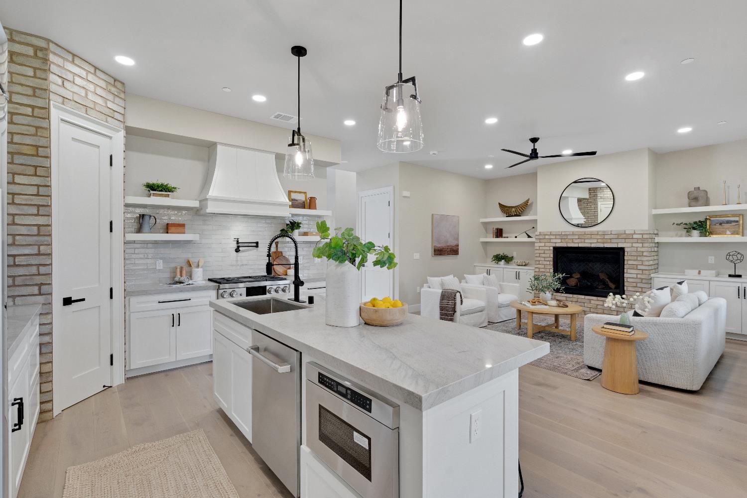 104 Southlite Circle