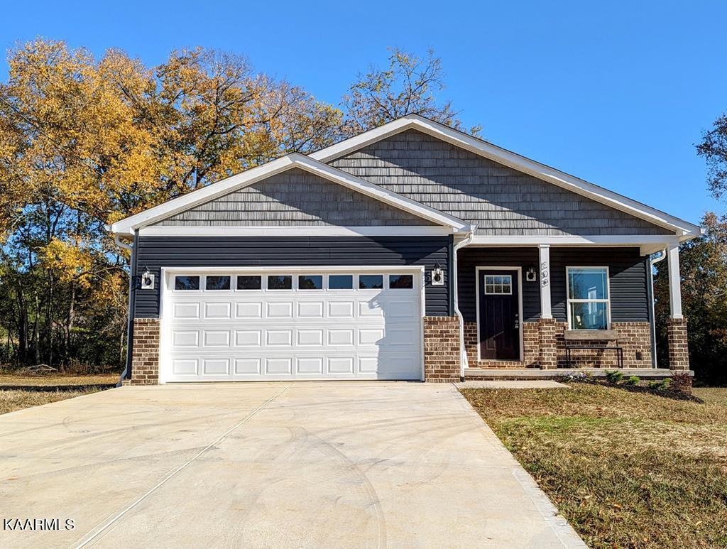 312 Garden Ln