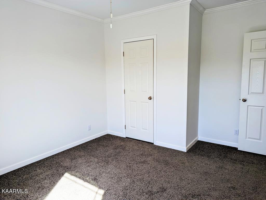 312 Garden Ln