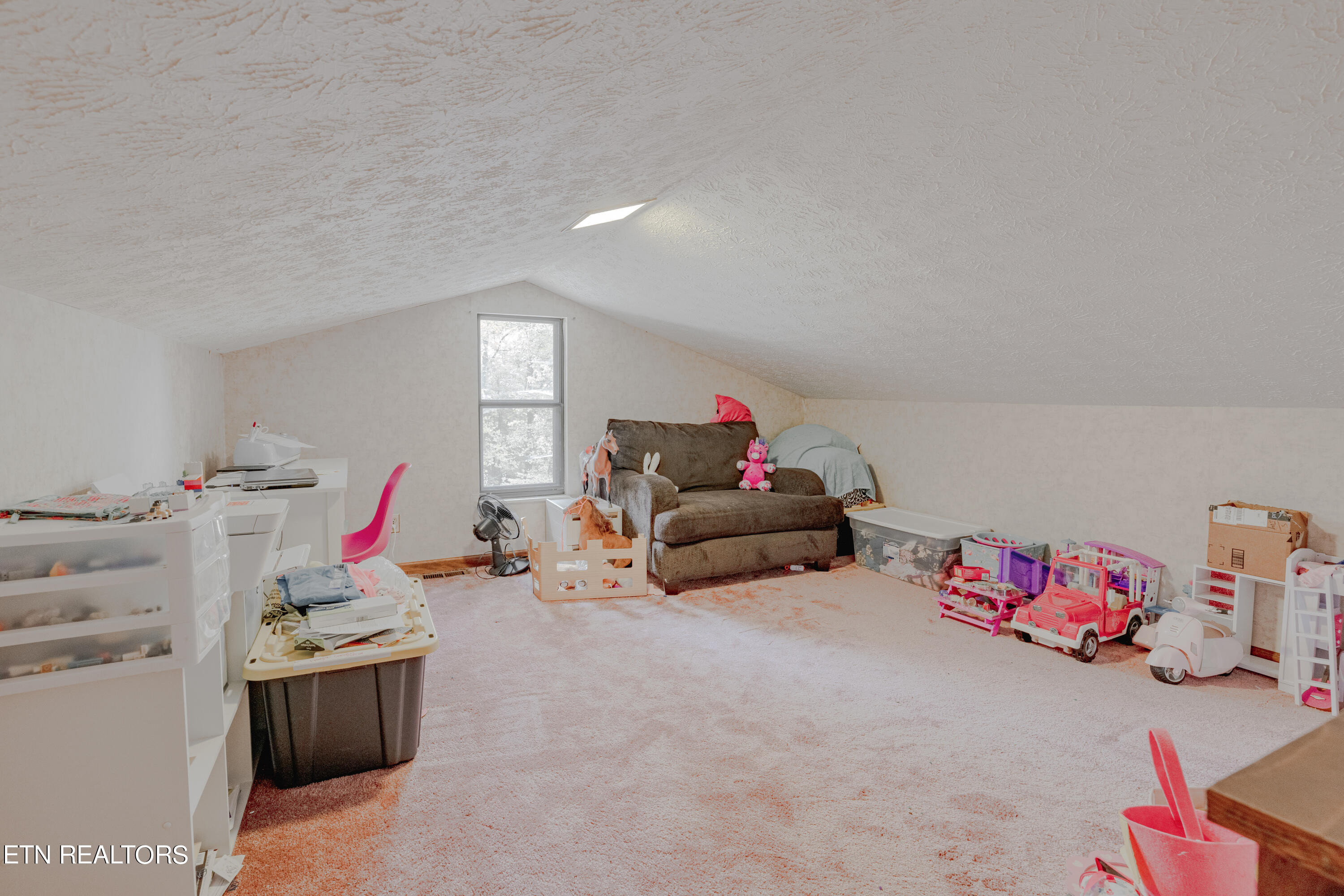 1285 Winding Drive