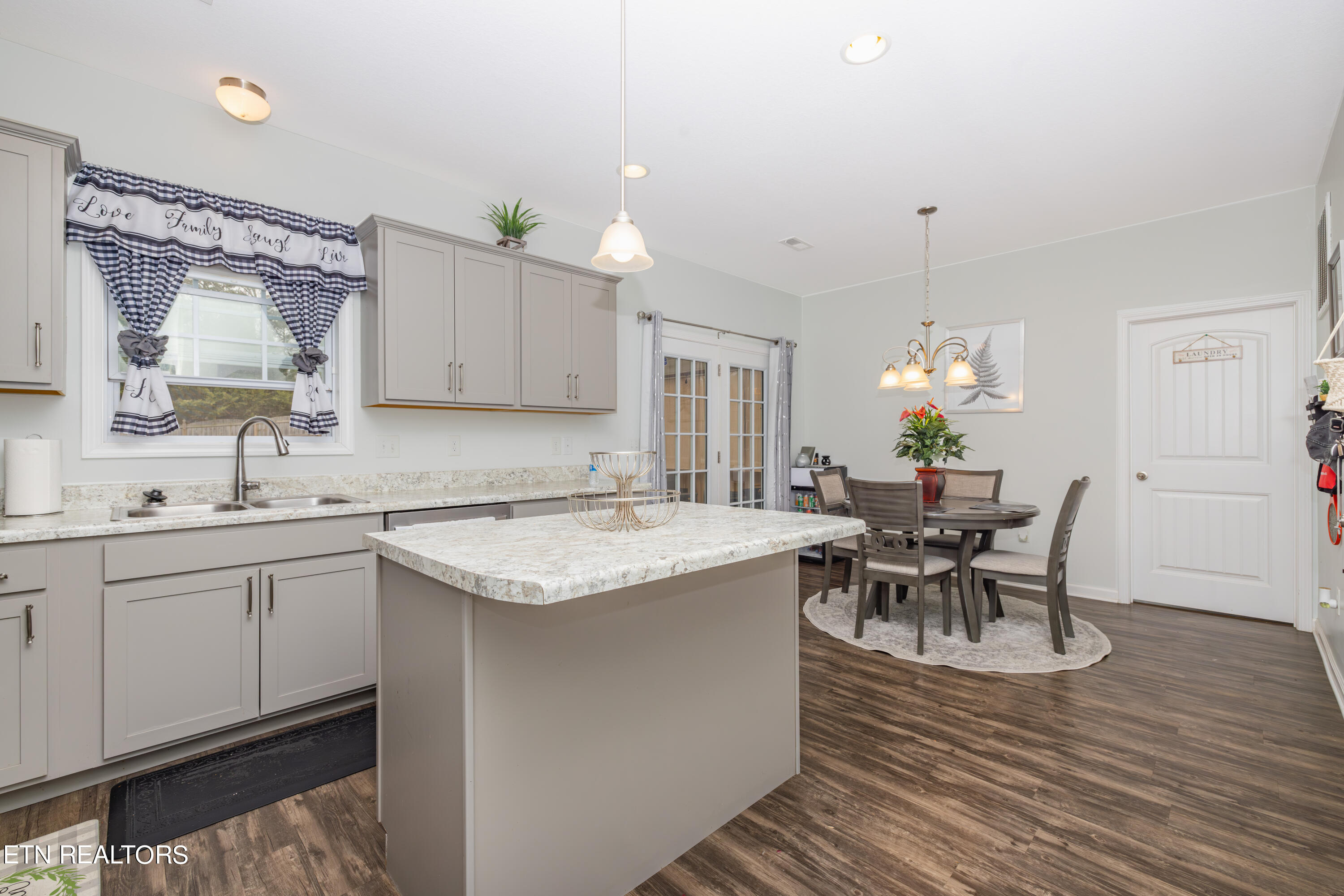 2323 Clover Vine Rd