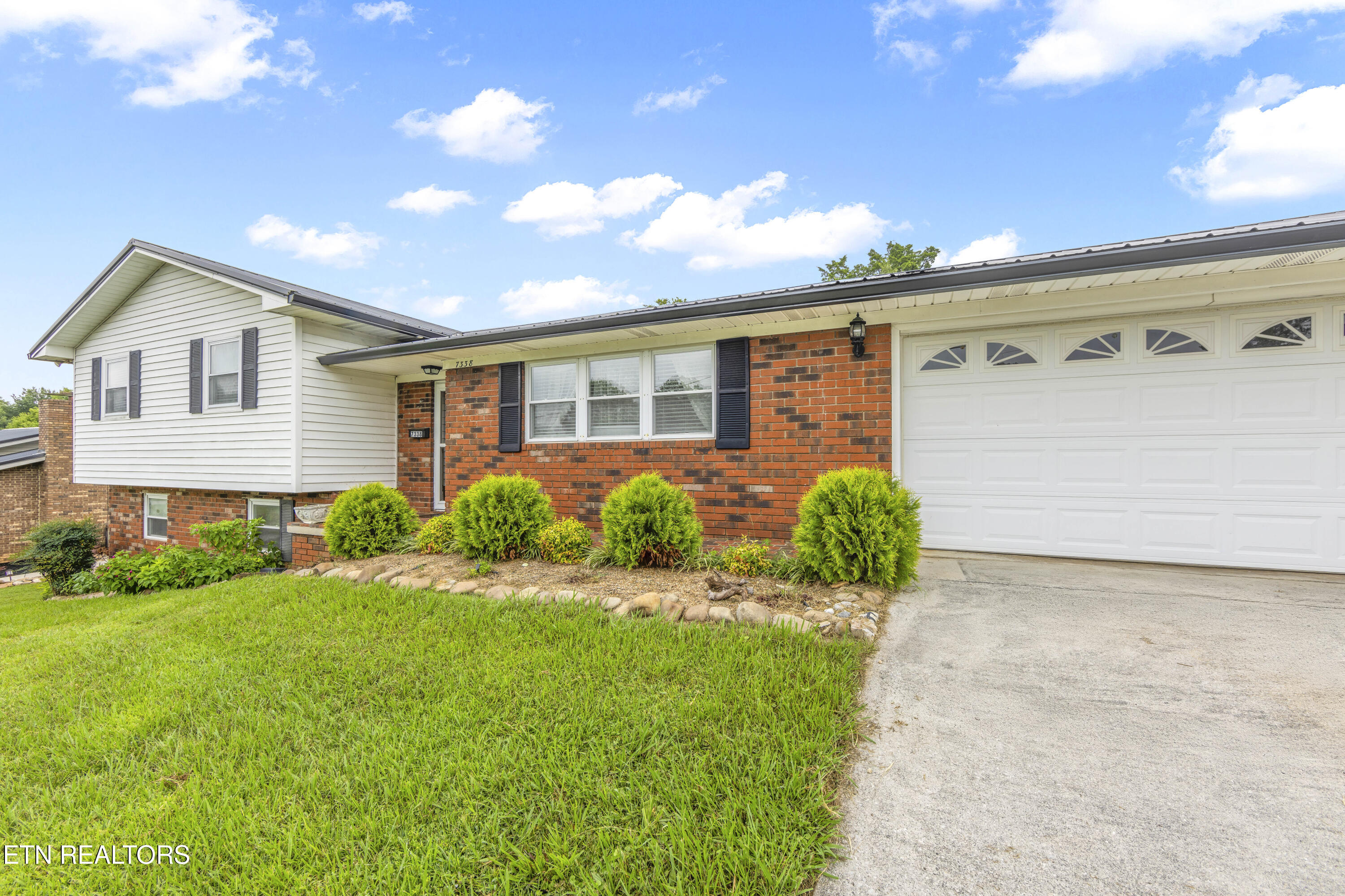 7338 Palmleaf Rd