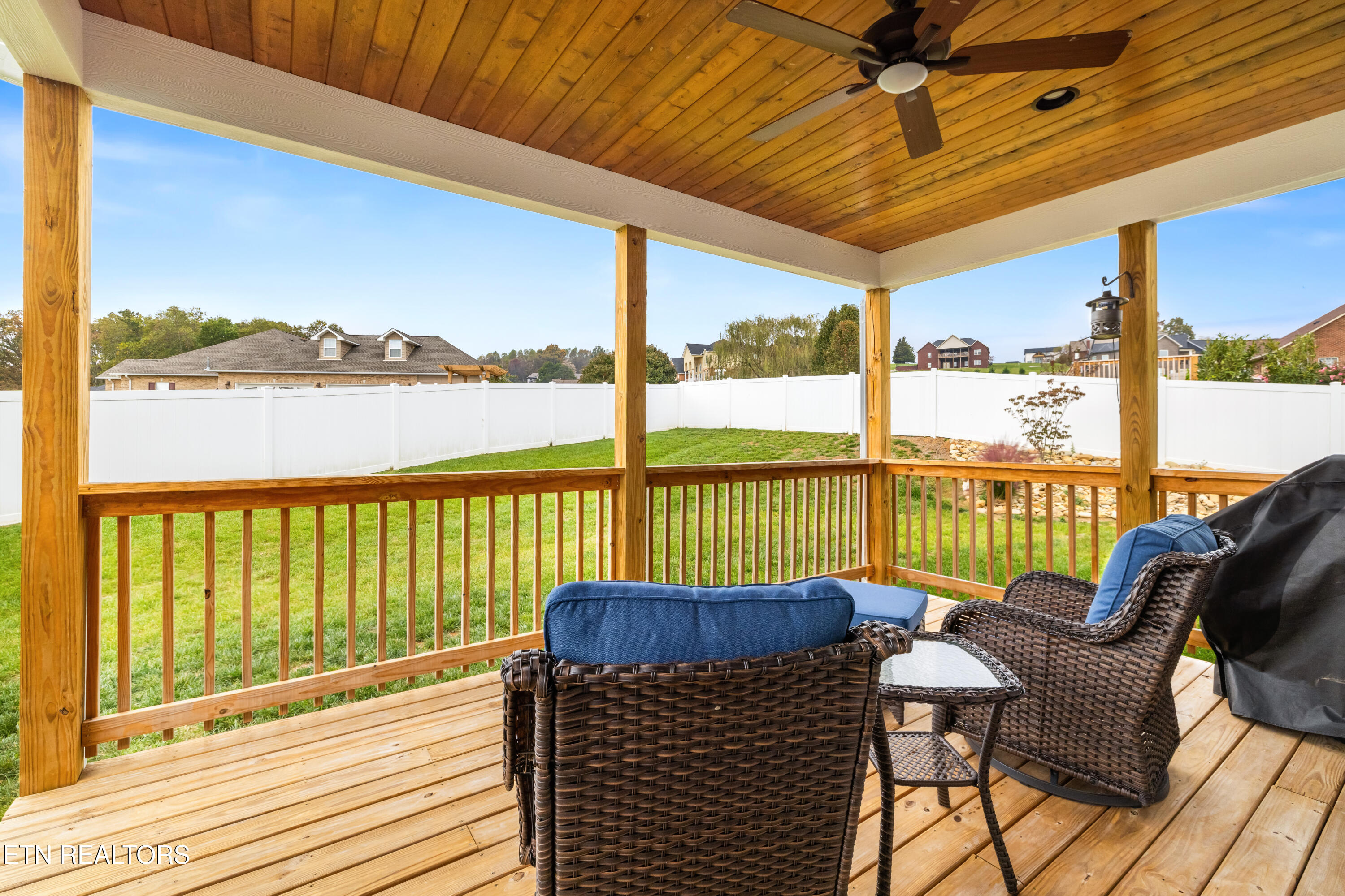 8213 Campbells Point Rd