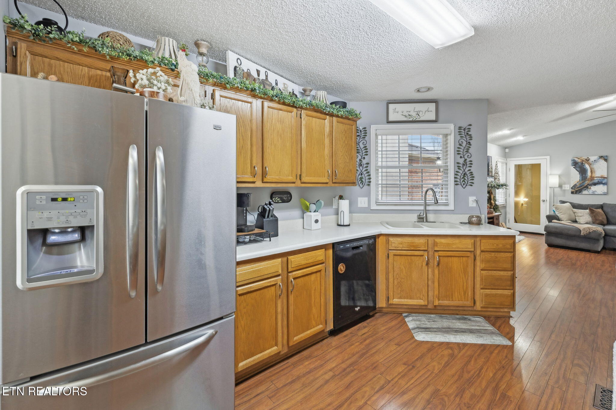 8414 Woodbend Tr