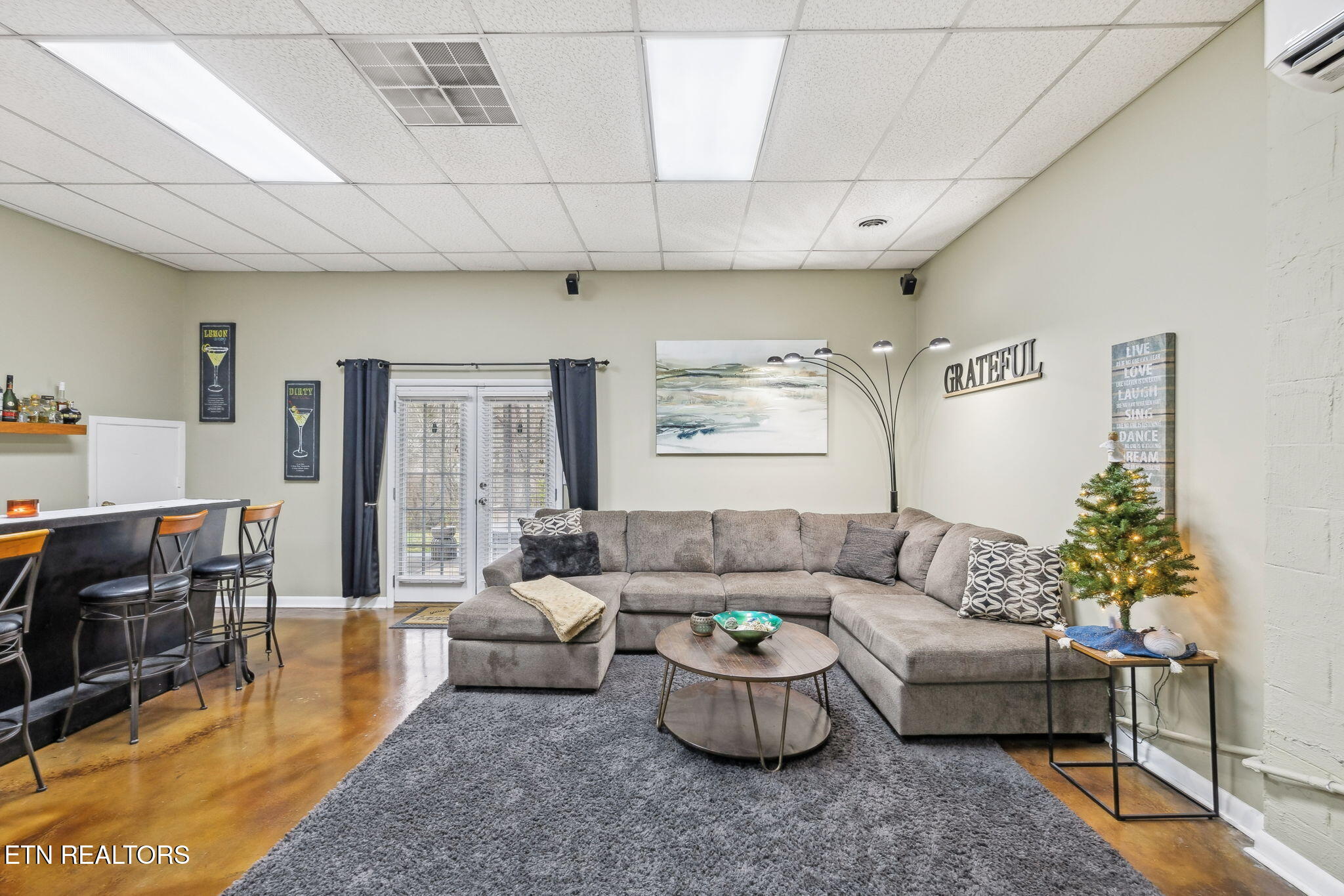 8414 Woodbend Tr
