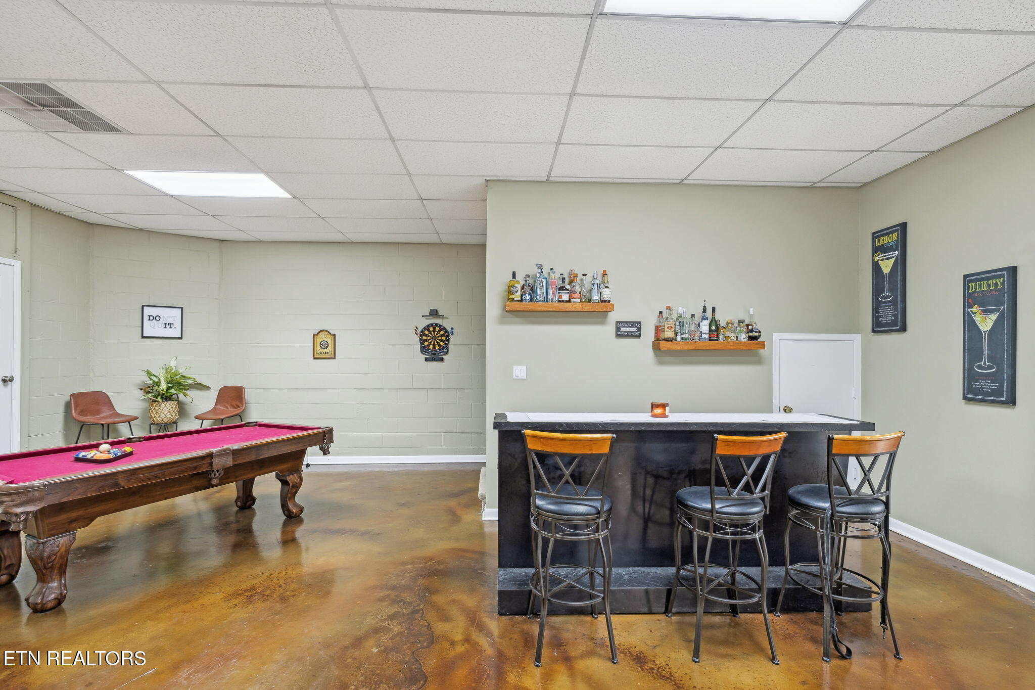 8414 Woodbend Tr