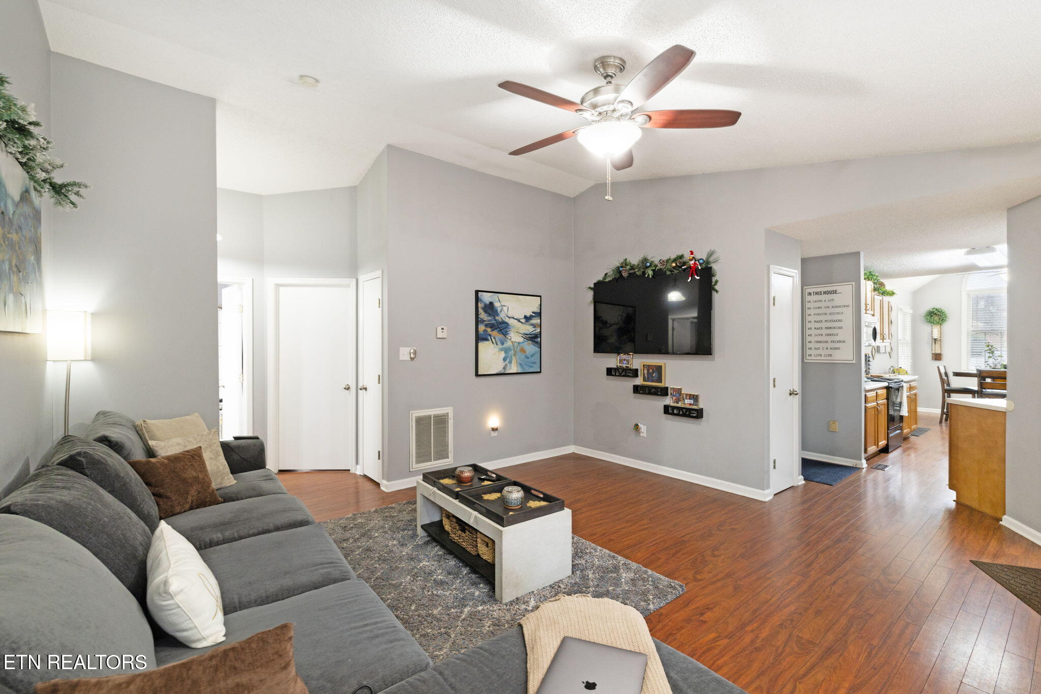 8414 Woodbend Tr
