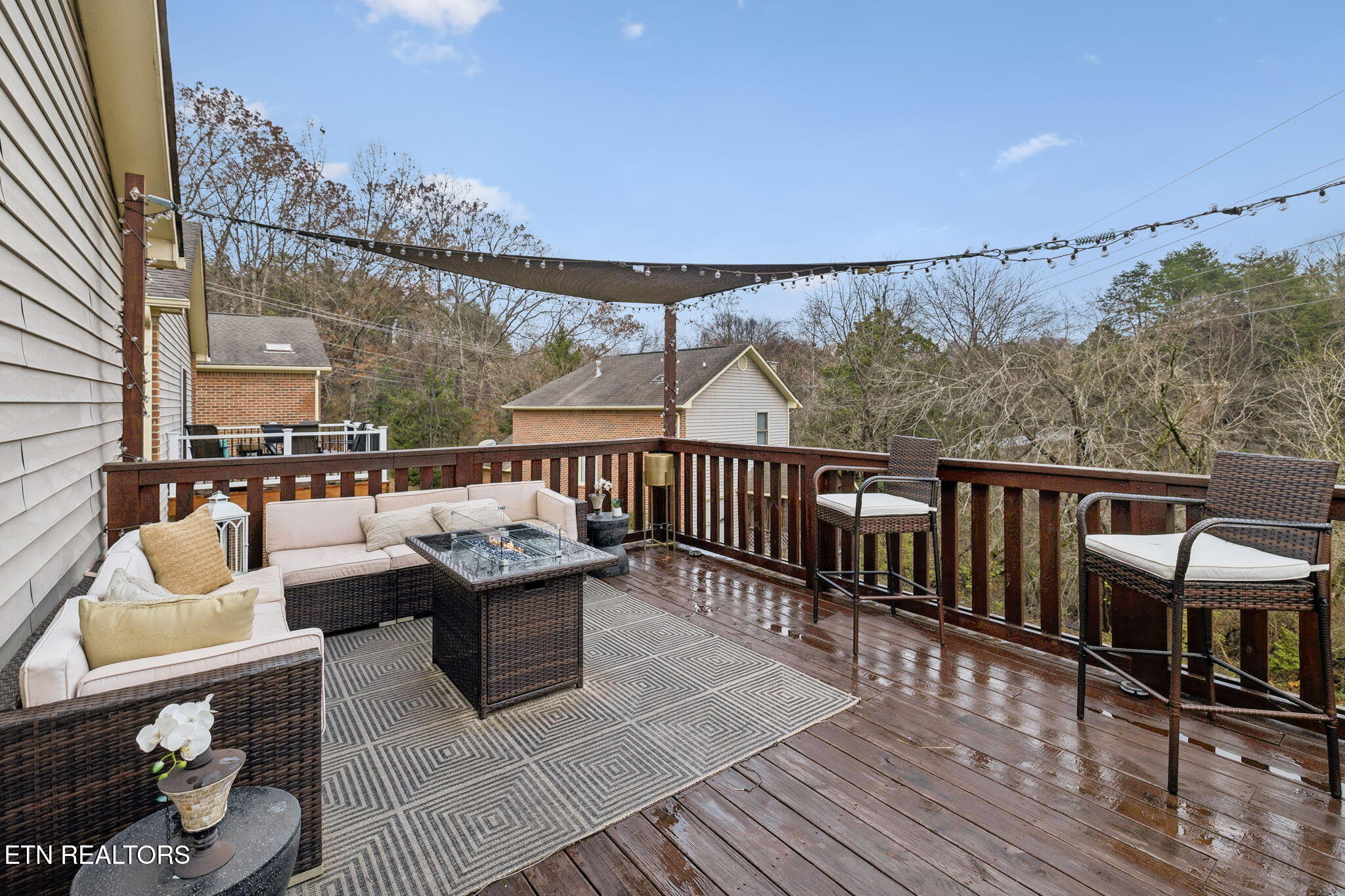 8414 Woodbend Tr