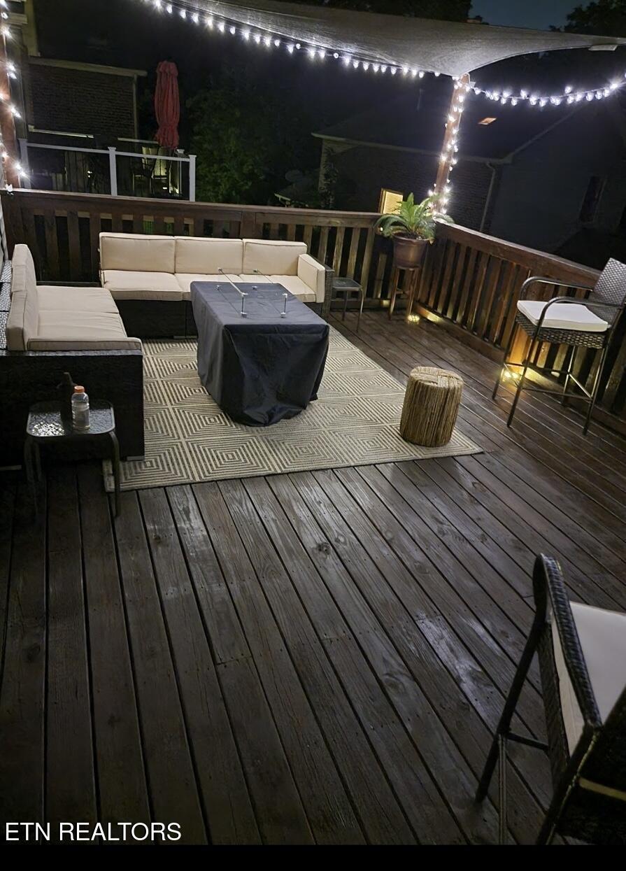 8414 Woodbend Tr