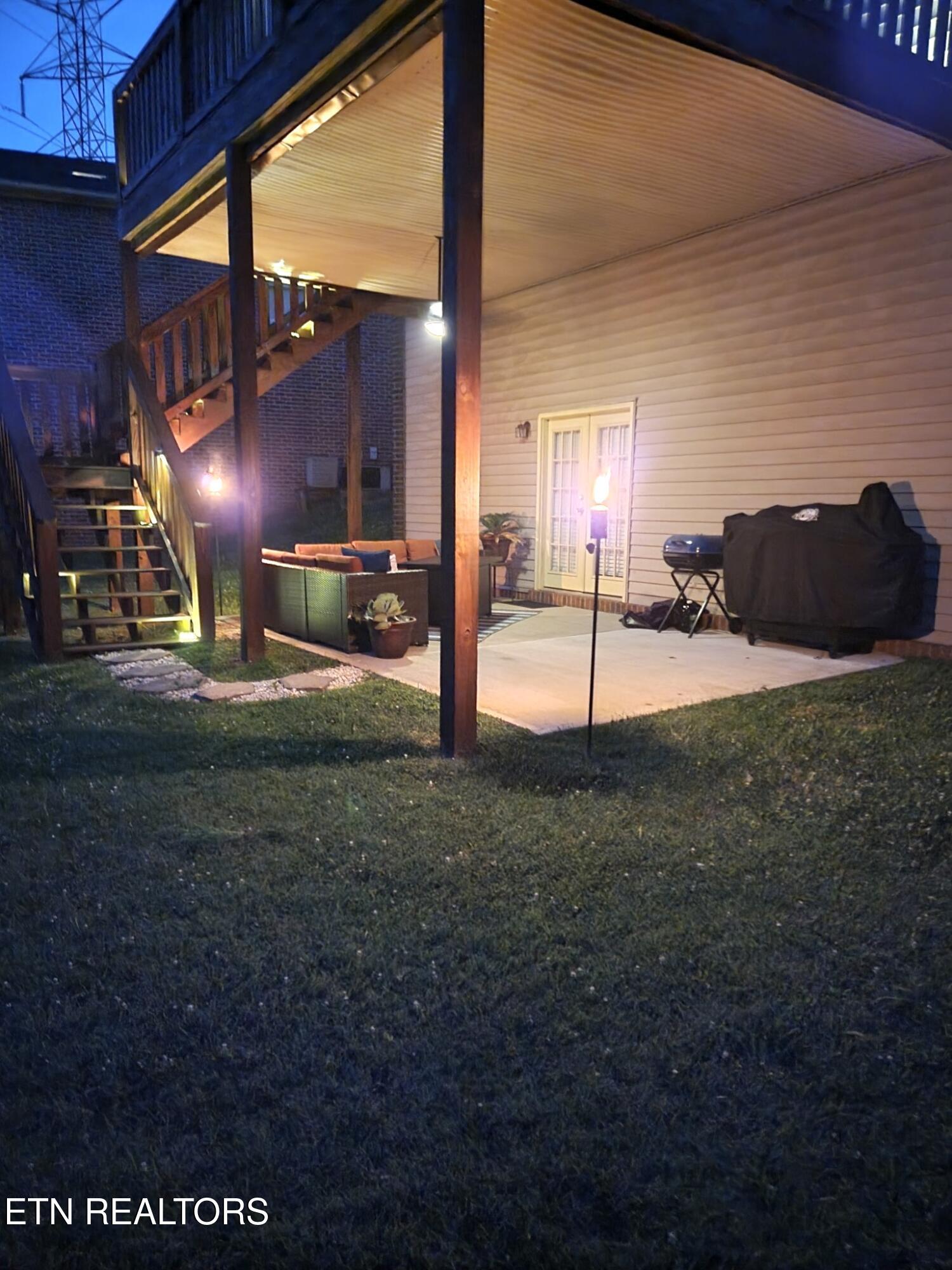 8414 Woodbend Tr