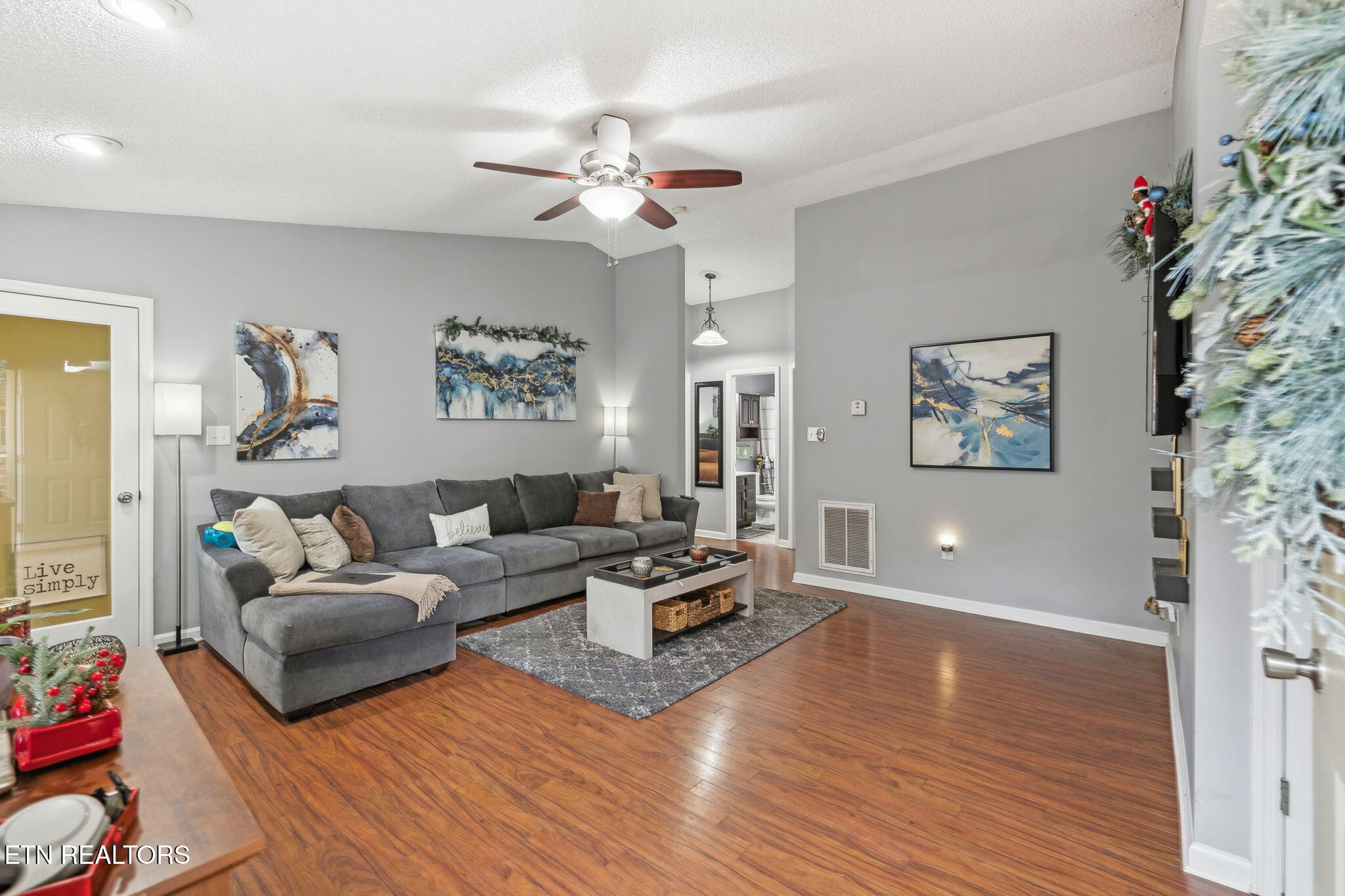 8414 Woodbend Tr
