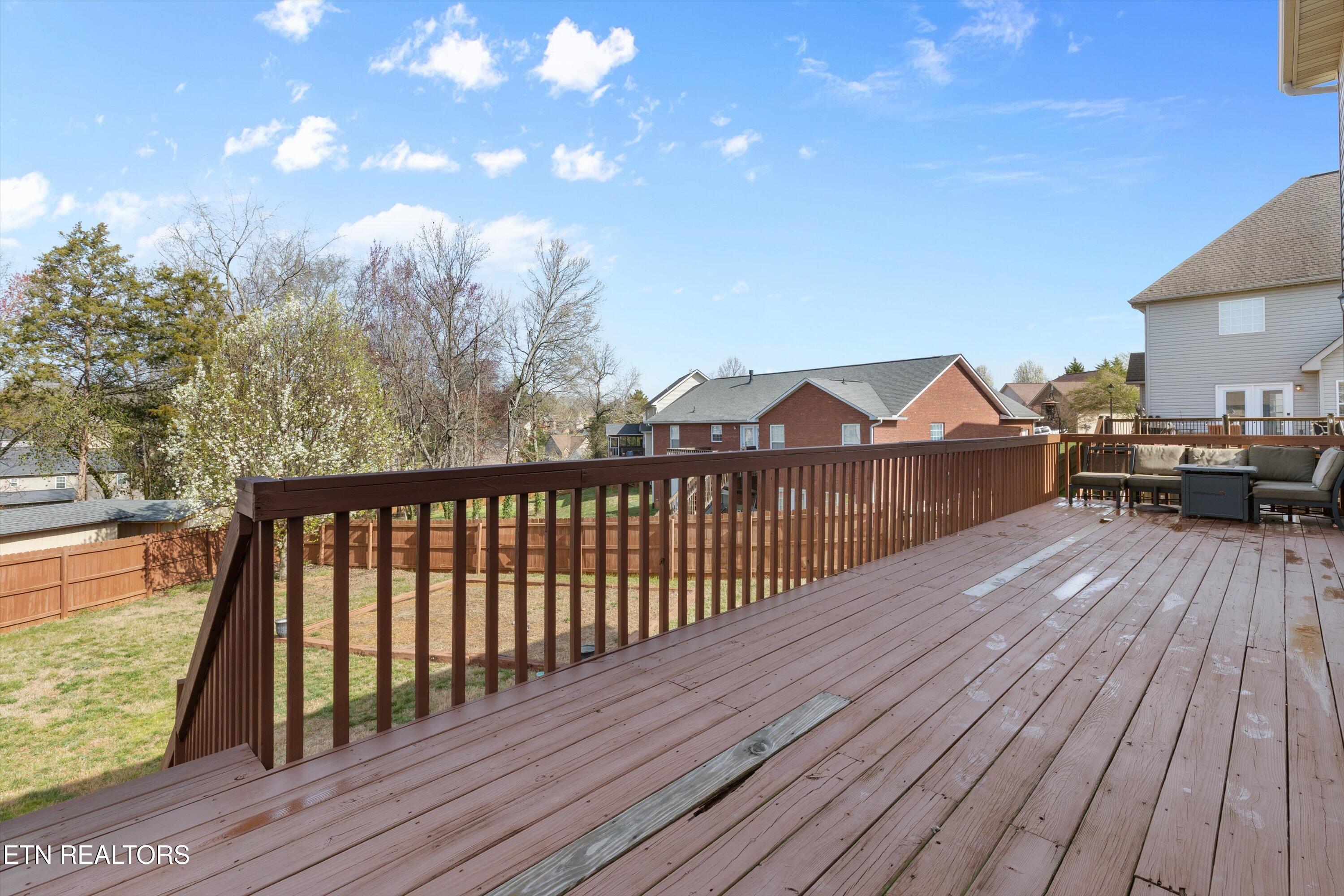 628 W Glenview Drive