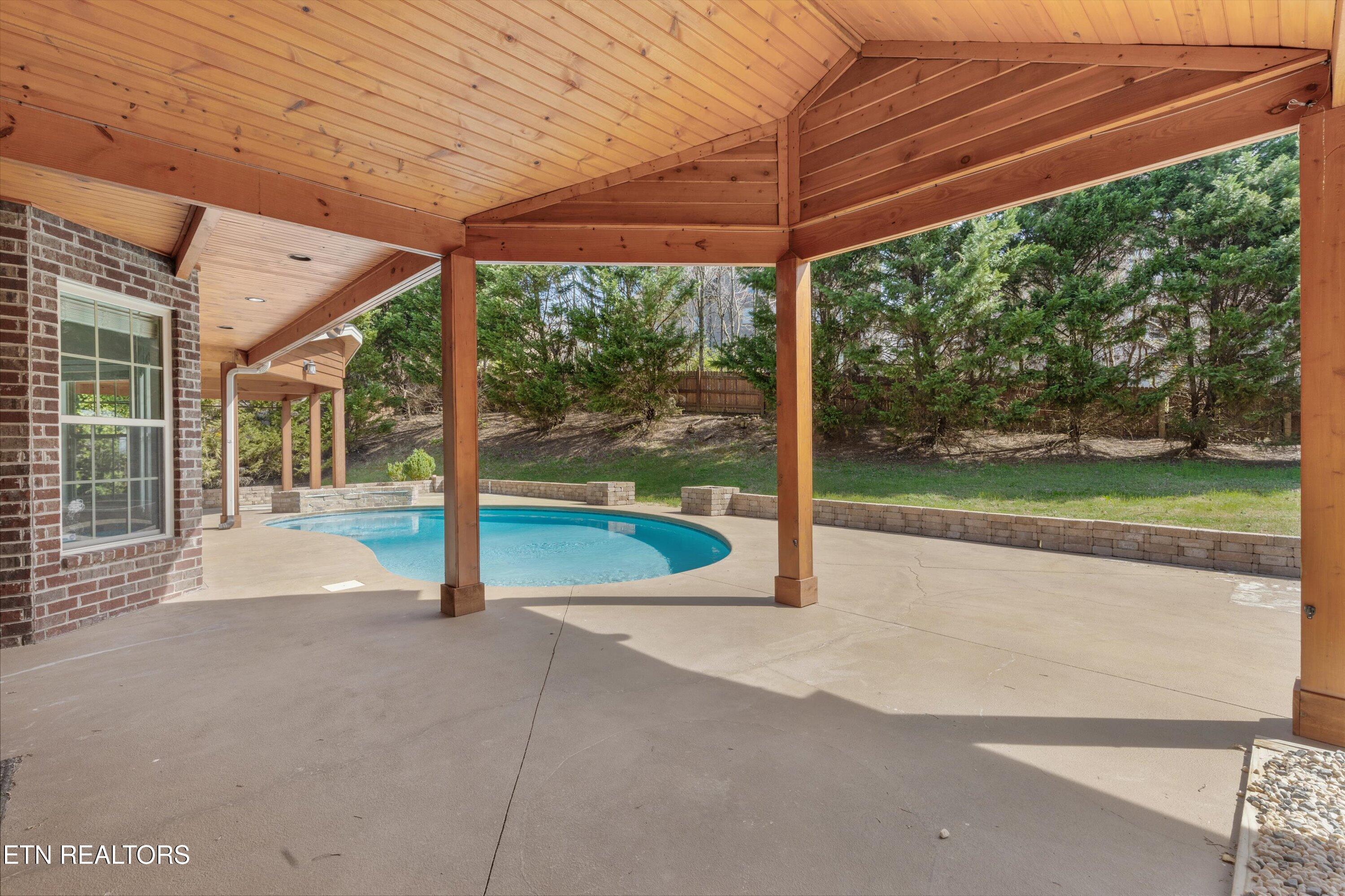 1842 Falcon Pointe Drive