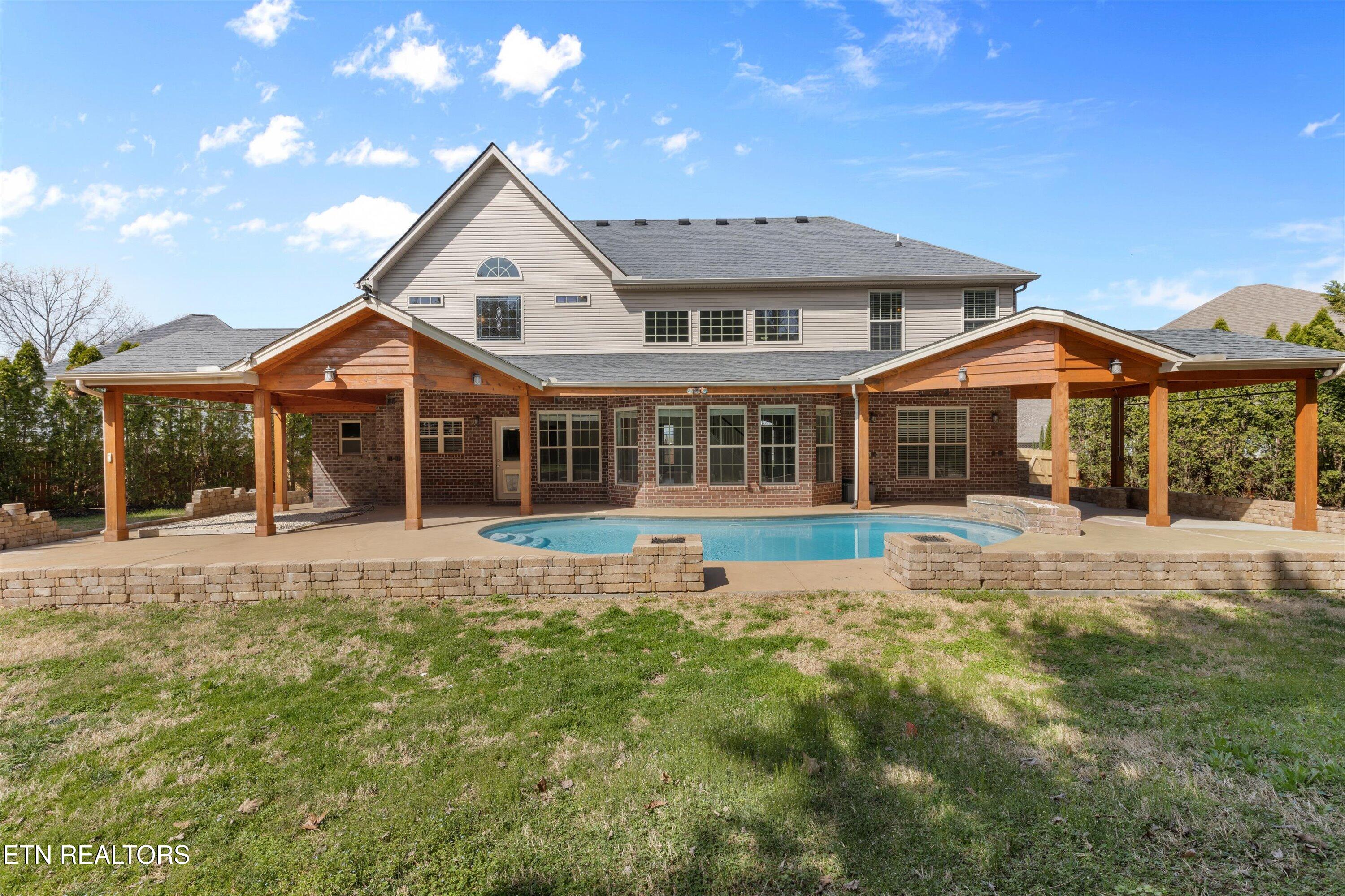 1842 Falcon Pointe Drive