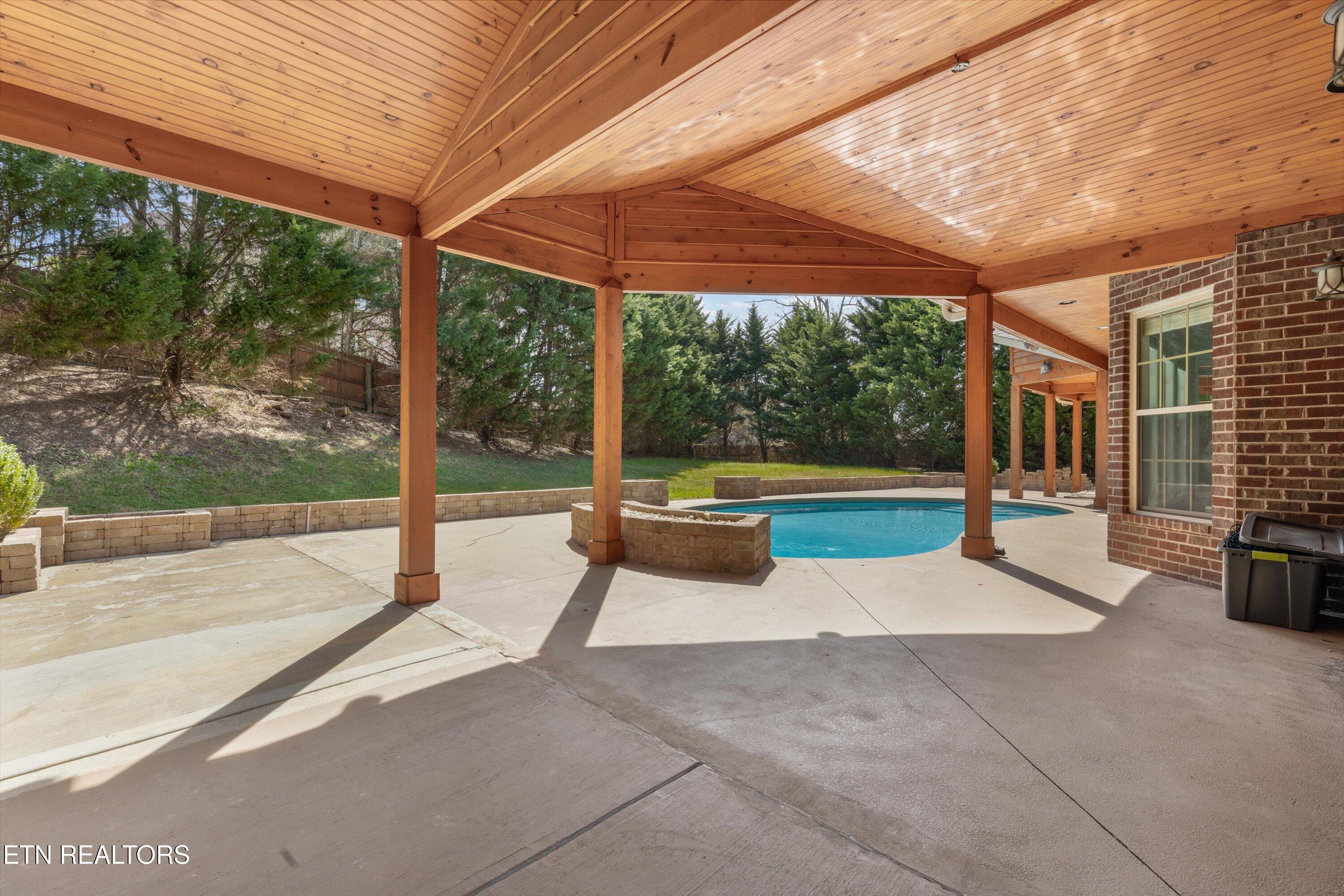 1842 Falcon Pointe Drive