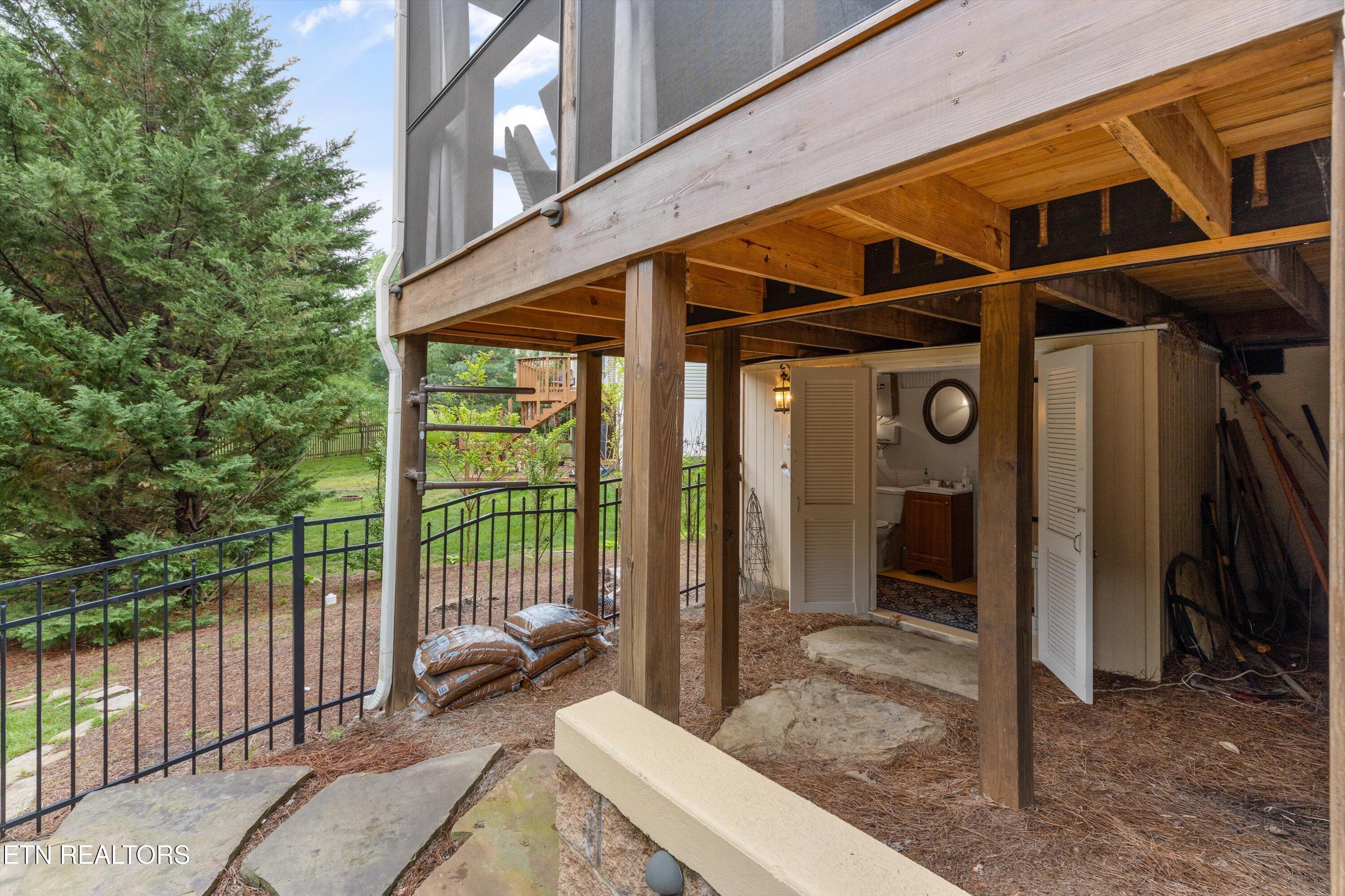 1216 Hollow Ridge Lane