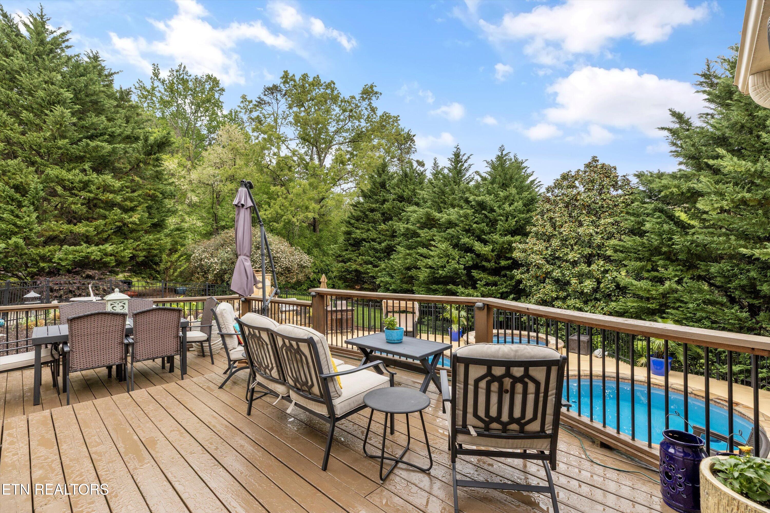1216 Hollow Ridge Lane
