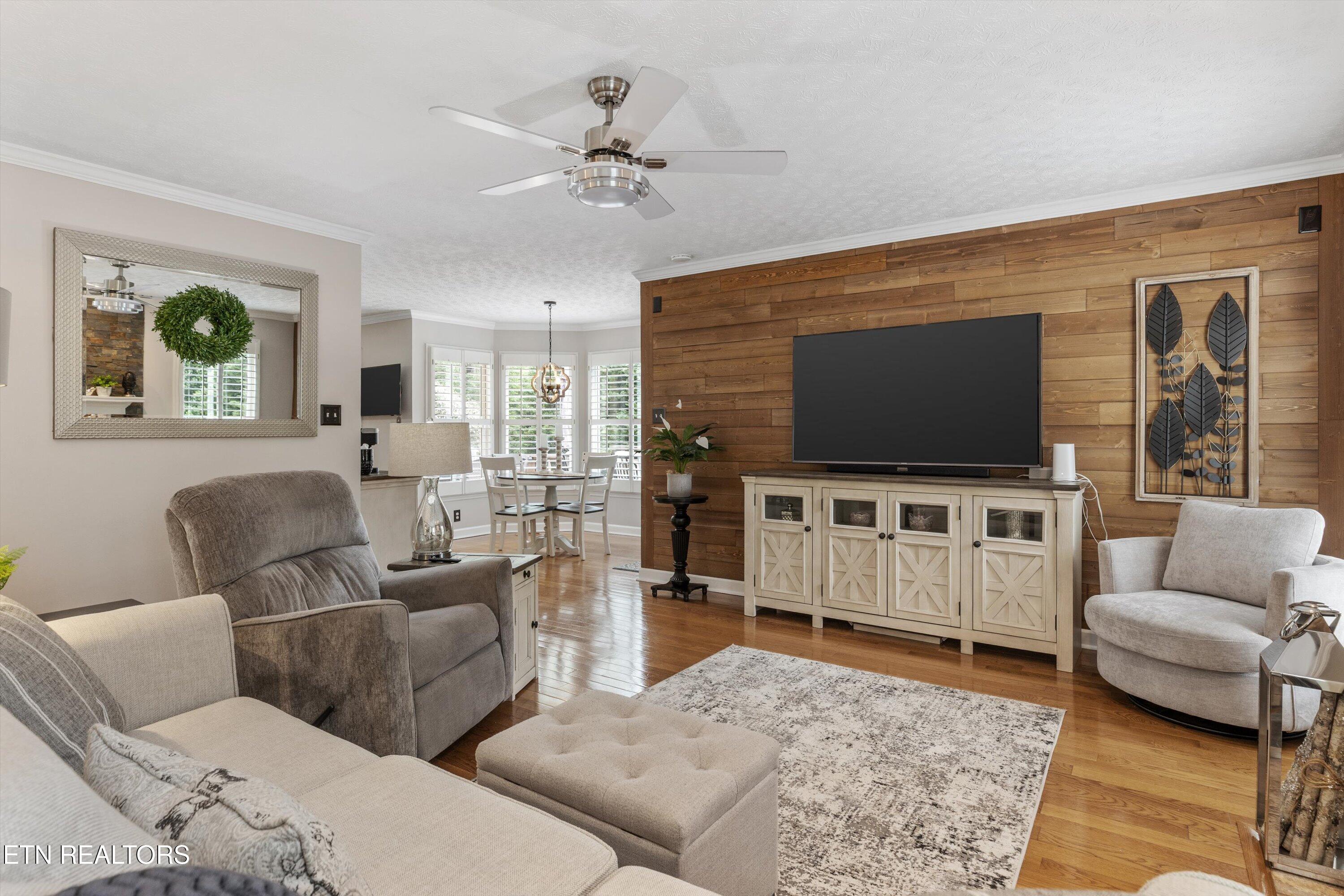 1216 Hollow Ridge Lane