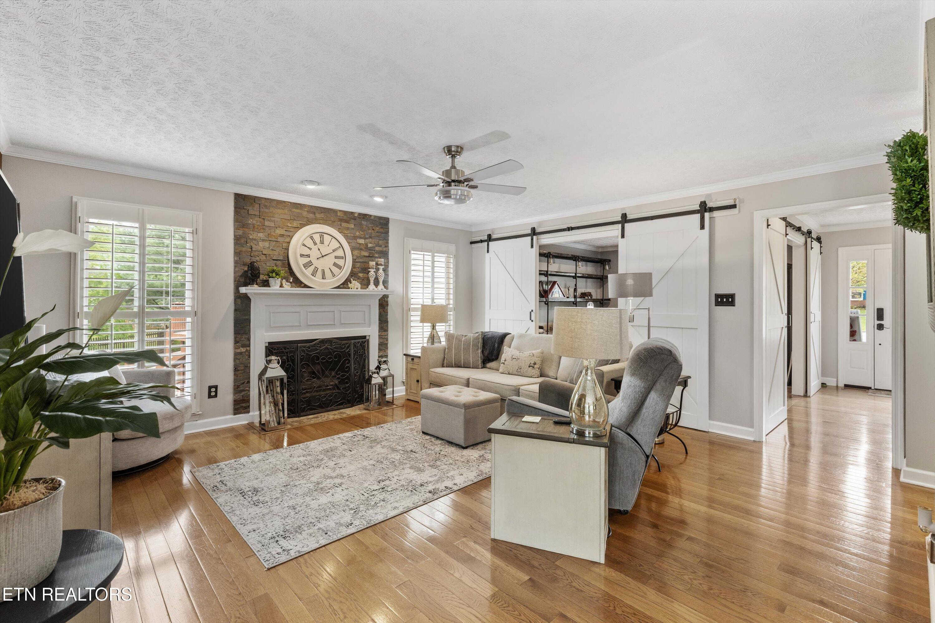 1216 Hollow Ridge Lane