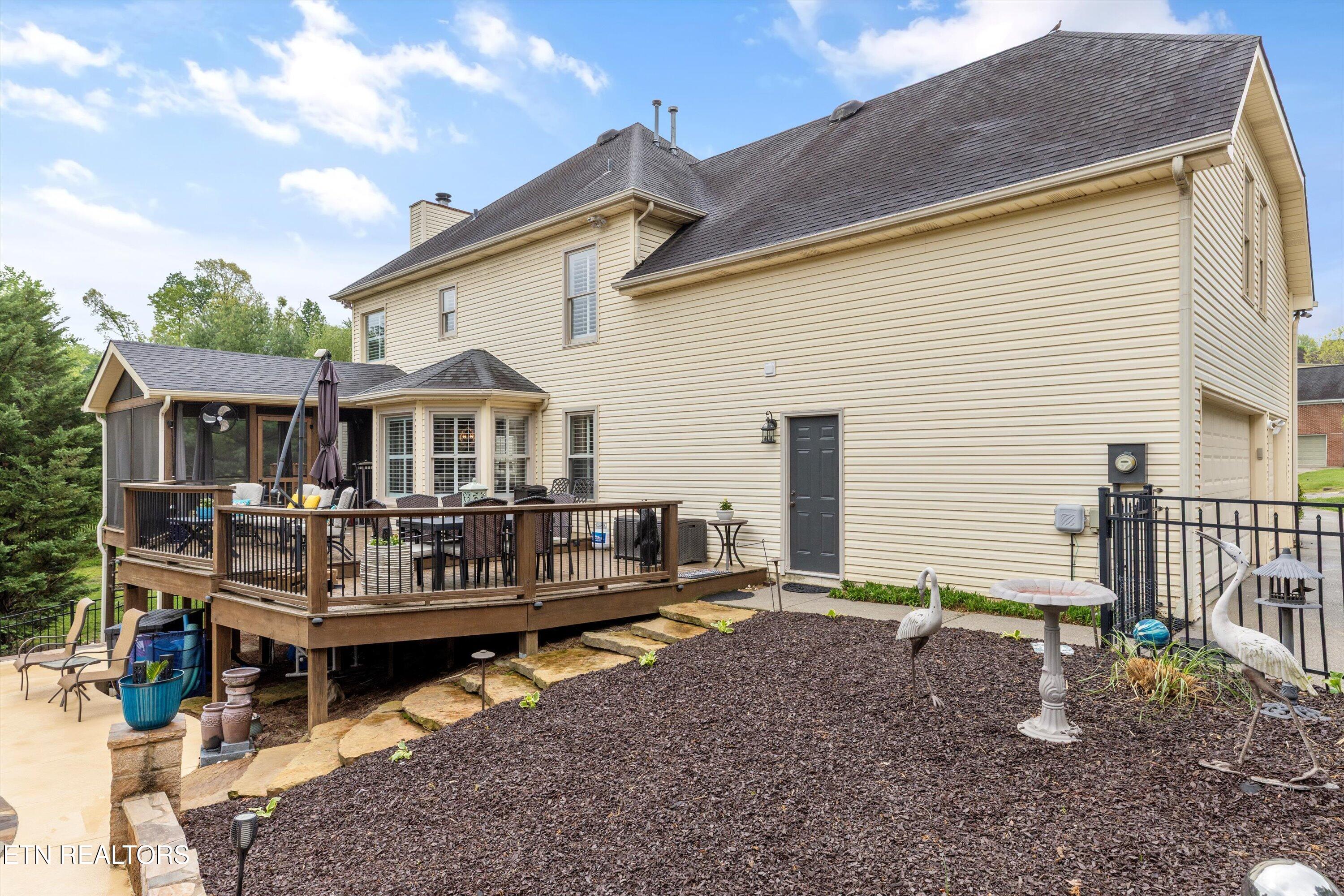 1216 Hollow Ridge Lane