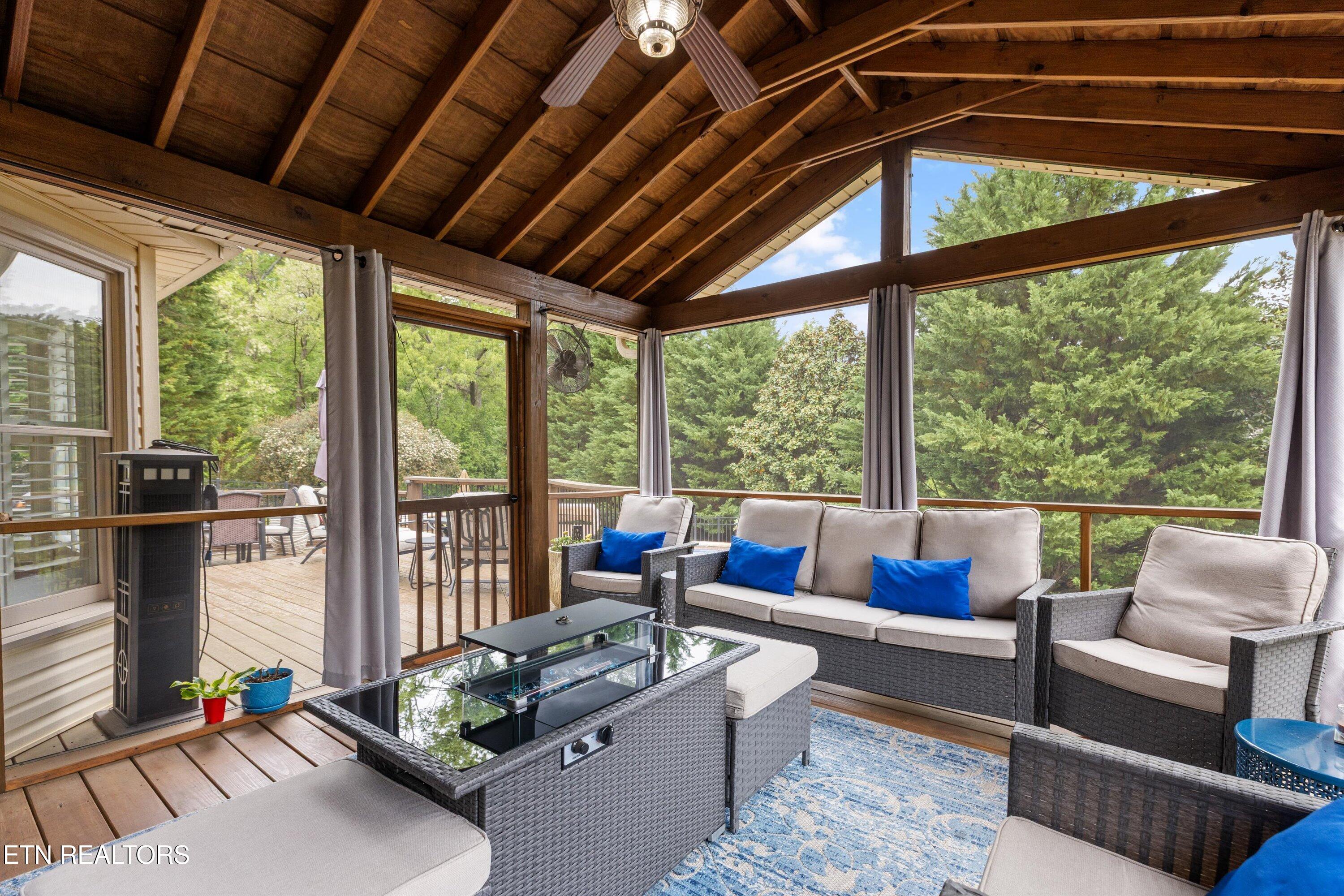 1216 Hollow Ridge Lane