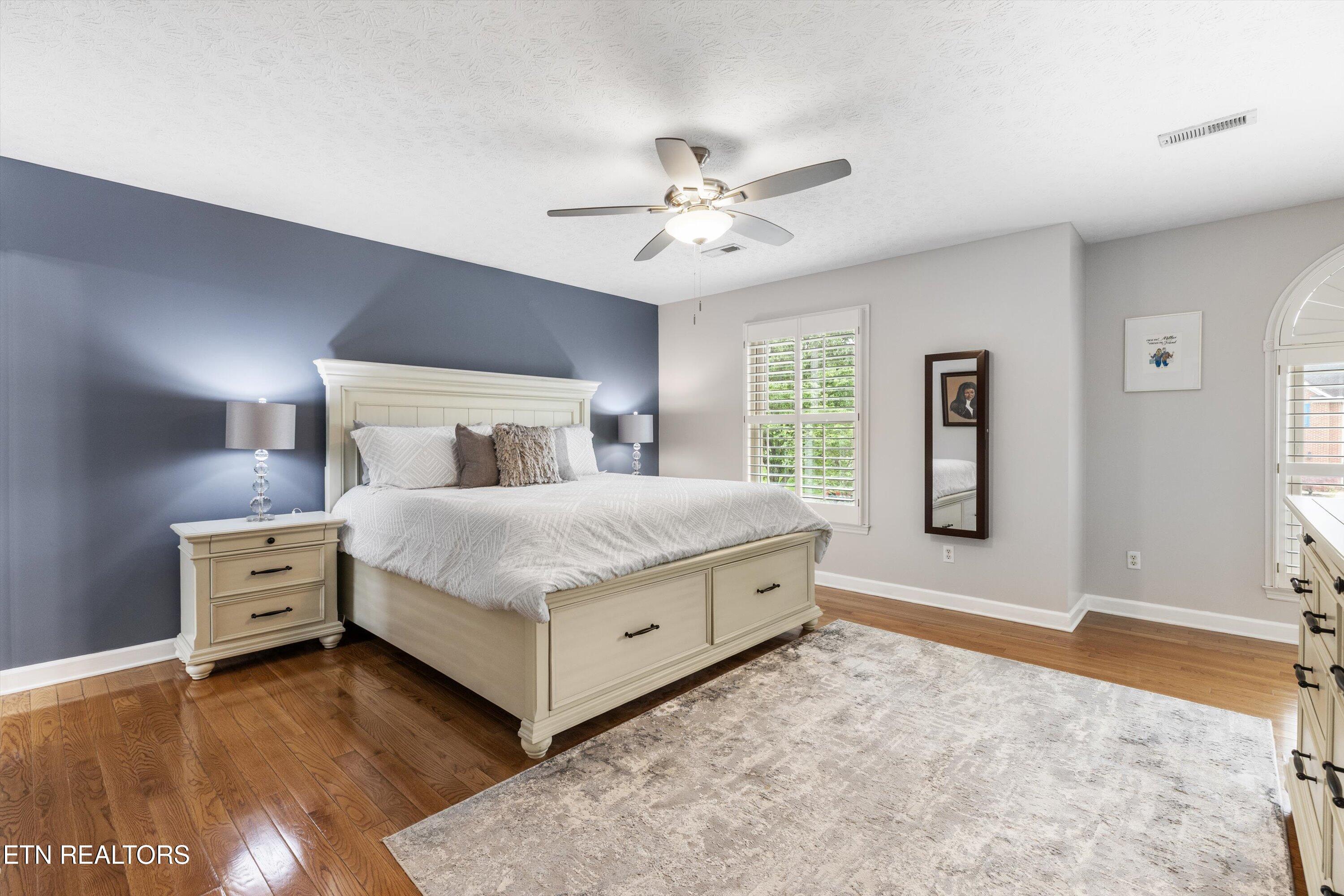 1216 Hollow Ridge Lane