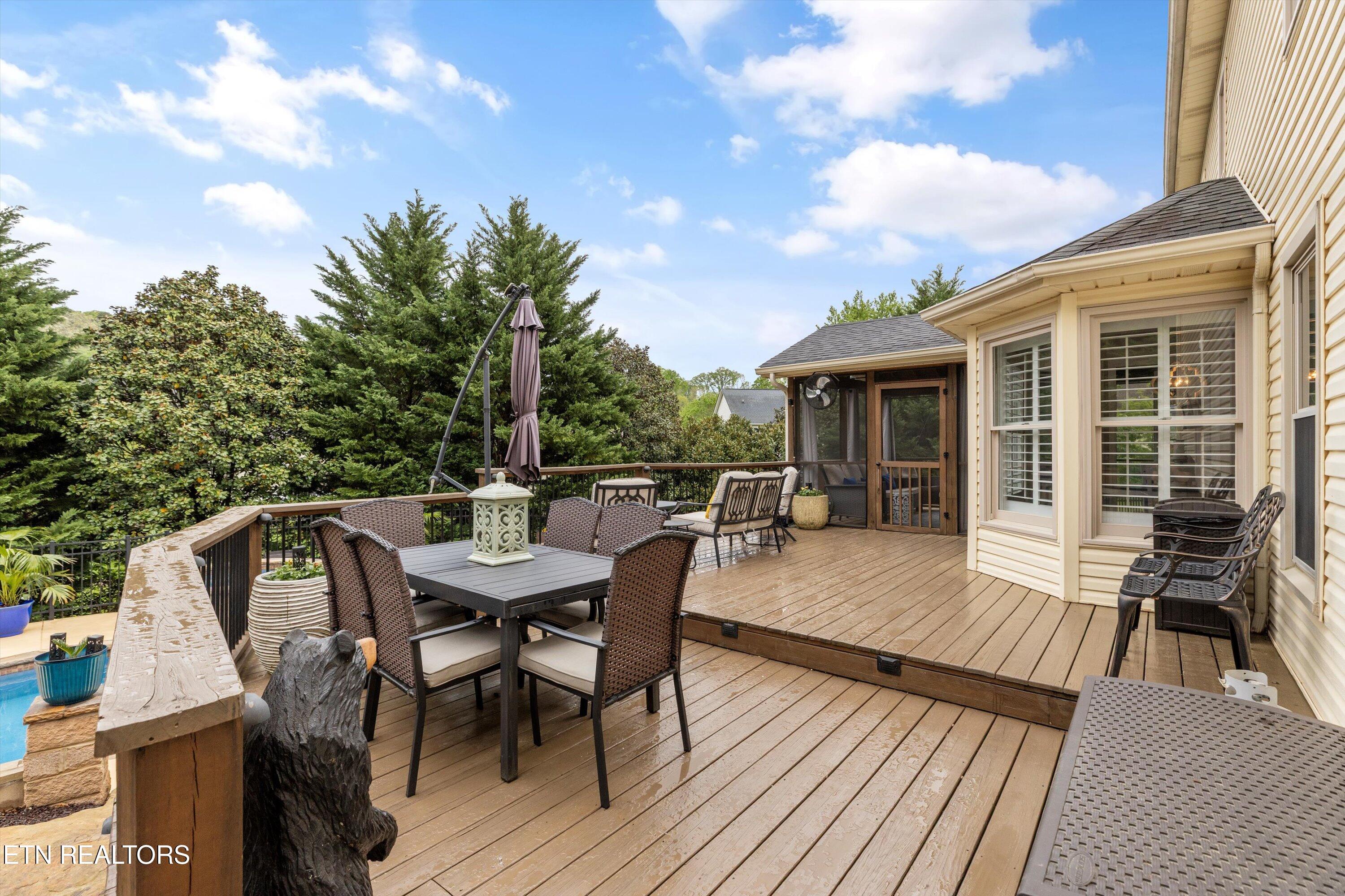 1216 Hollow Ridge Lane