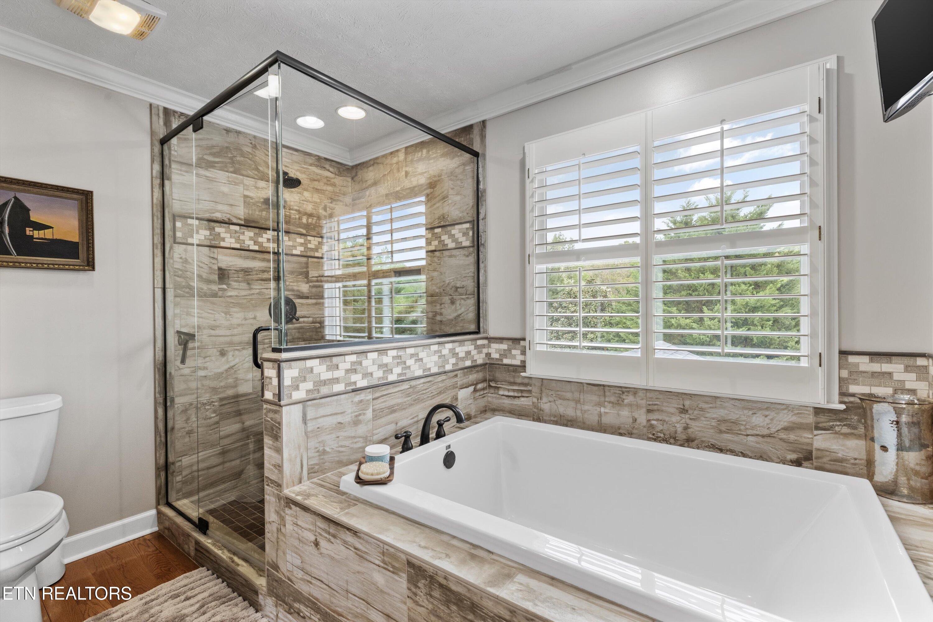 1216 Hollow Ridge Lane