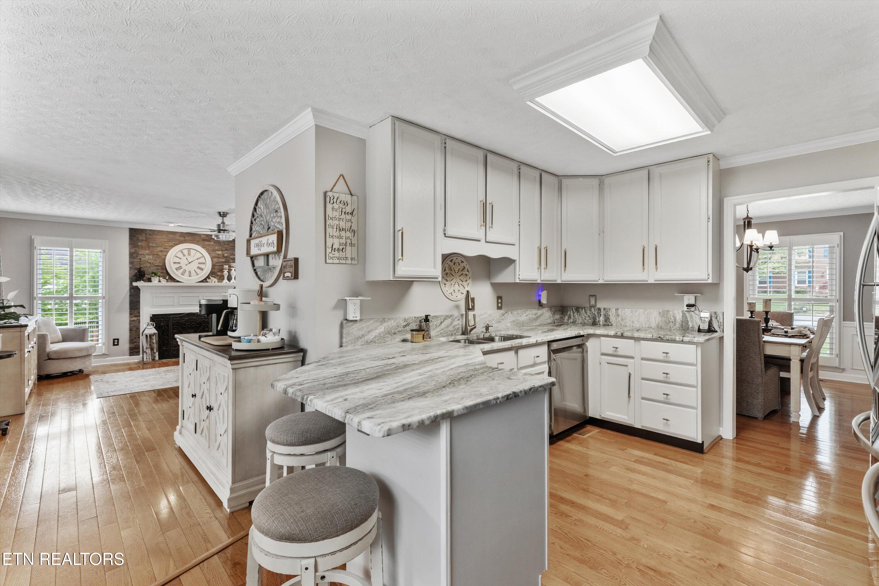 1216 Hollow Ridge Lane