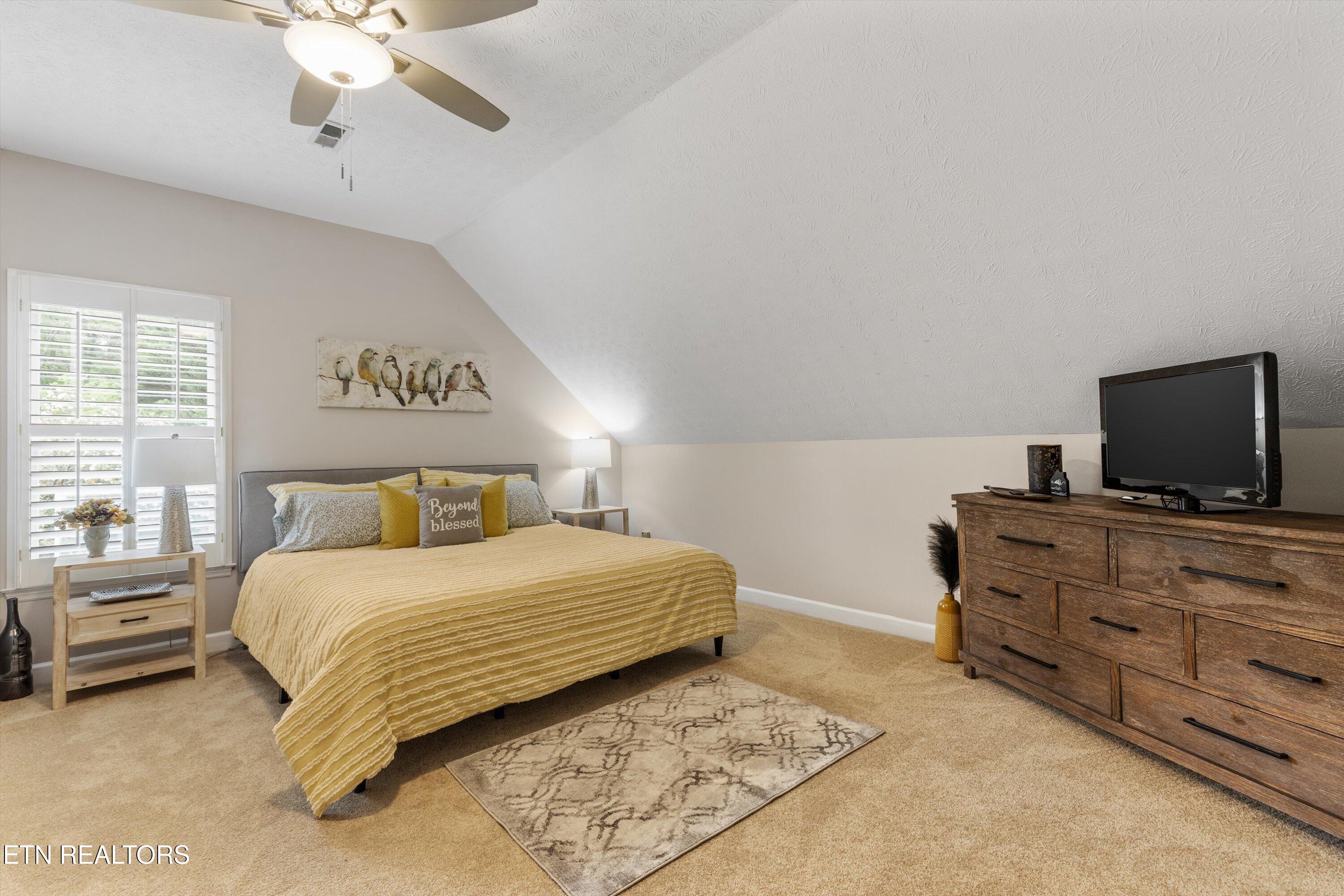 1216 Hollow Ridge Lane