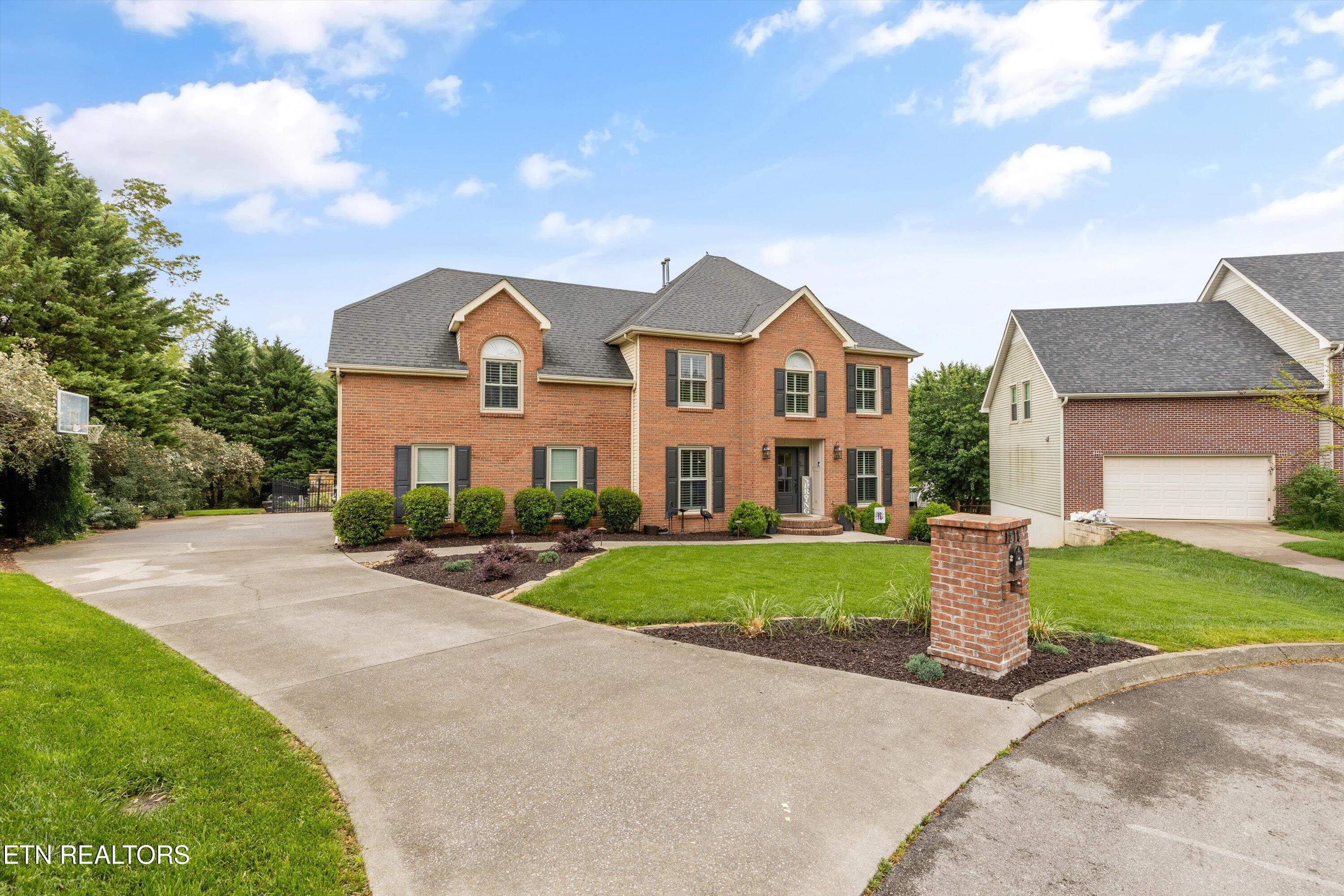 1216 Hollow Ridge Lane